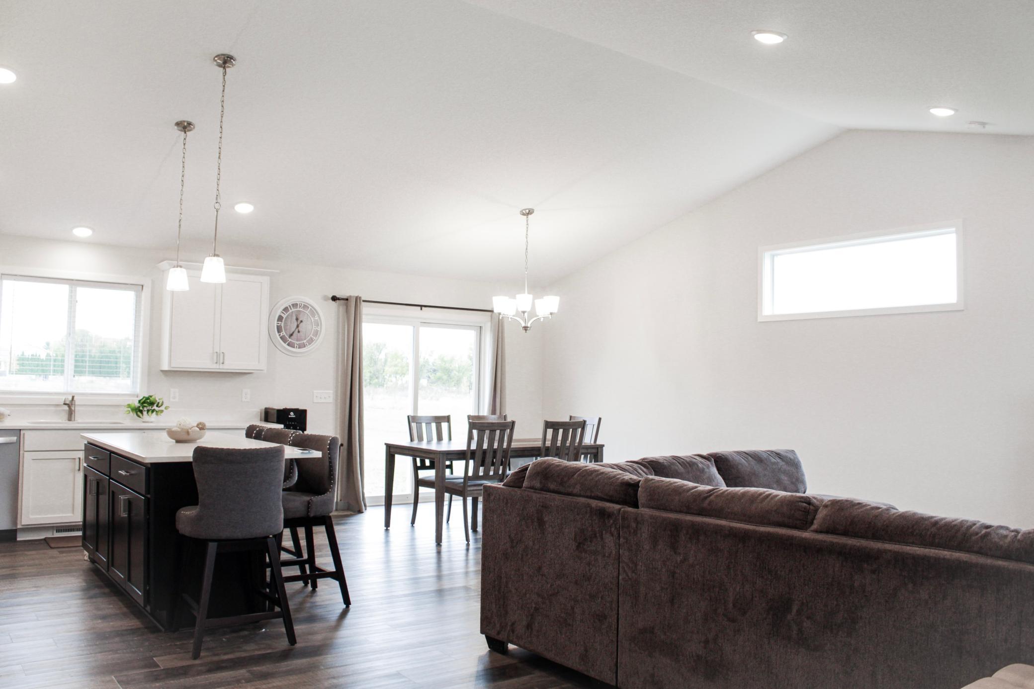 9989 14th Circle Ne Property Photo 4