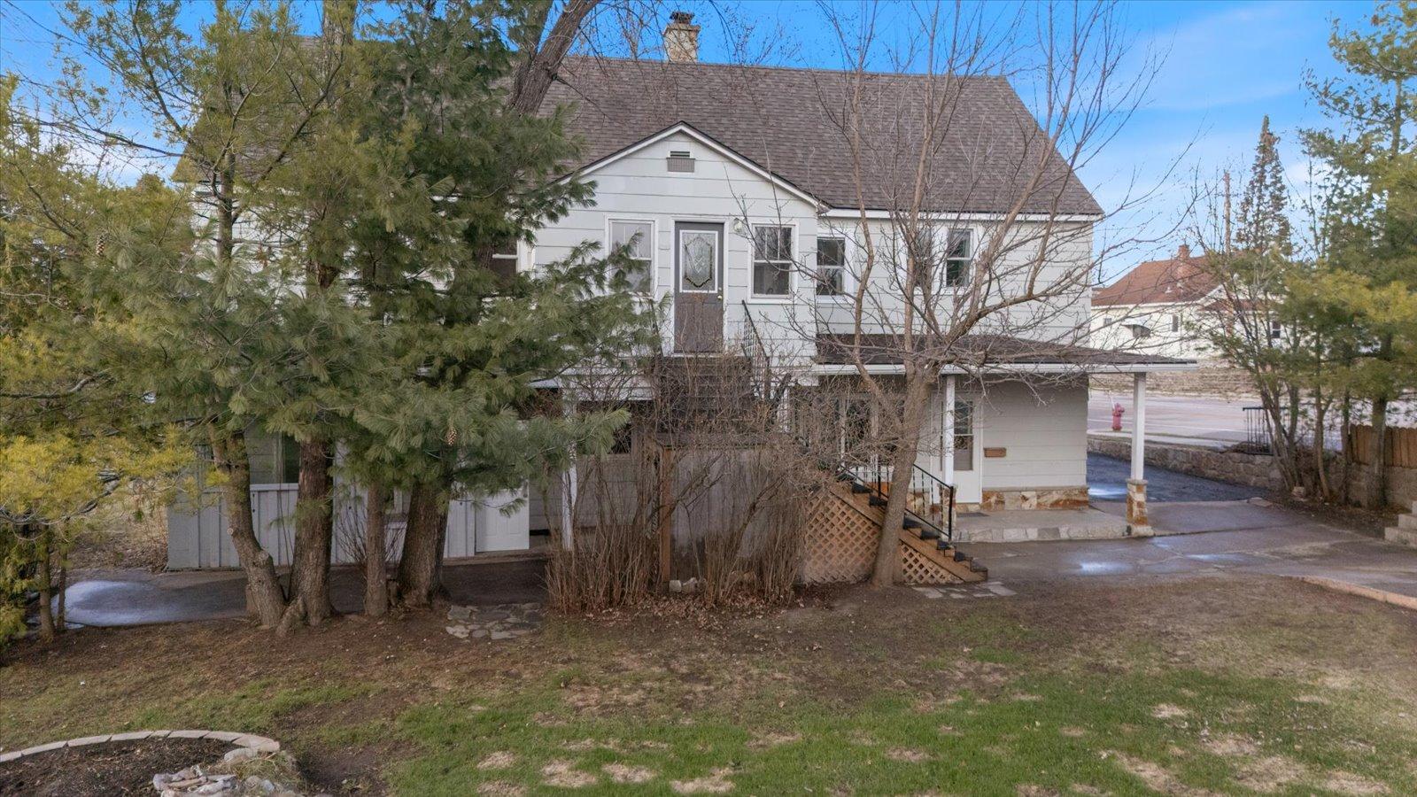429 S 4th Avenue E Property Photo 6