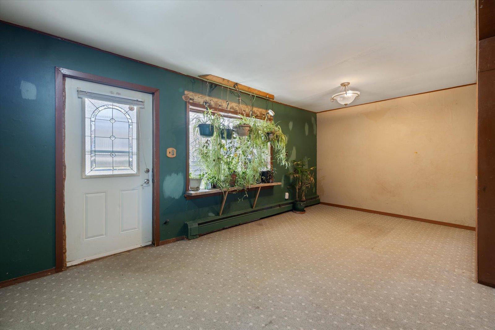 429 S 4th Avenue E Property Photo 8