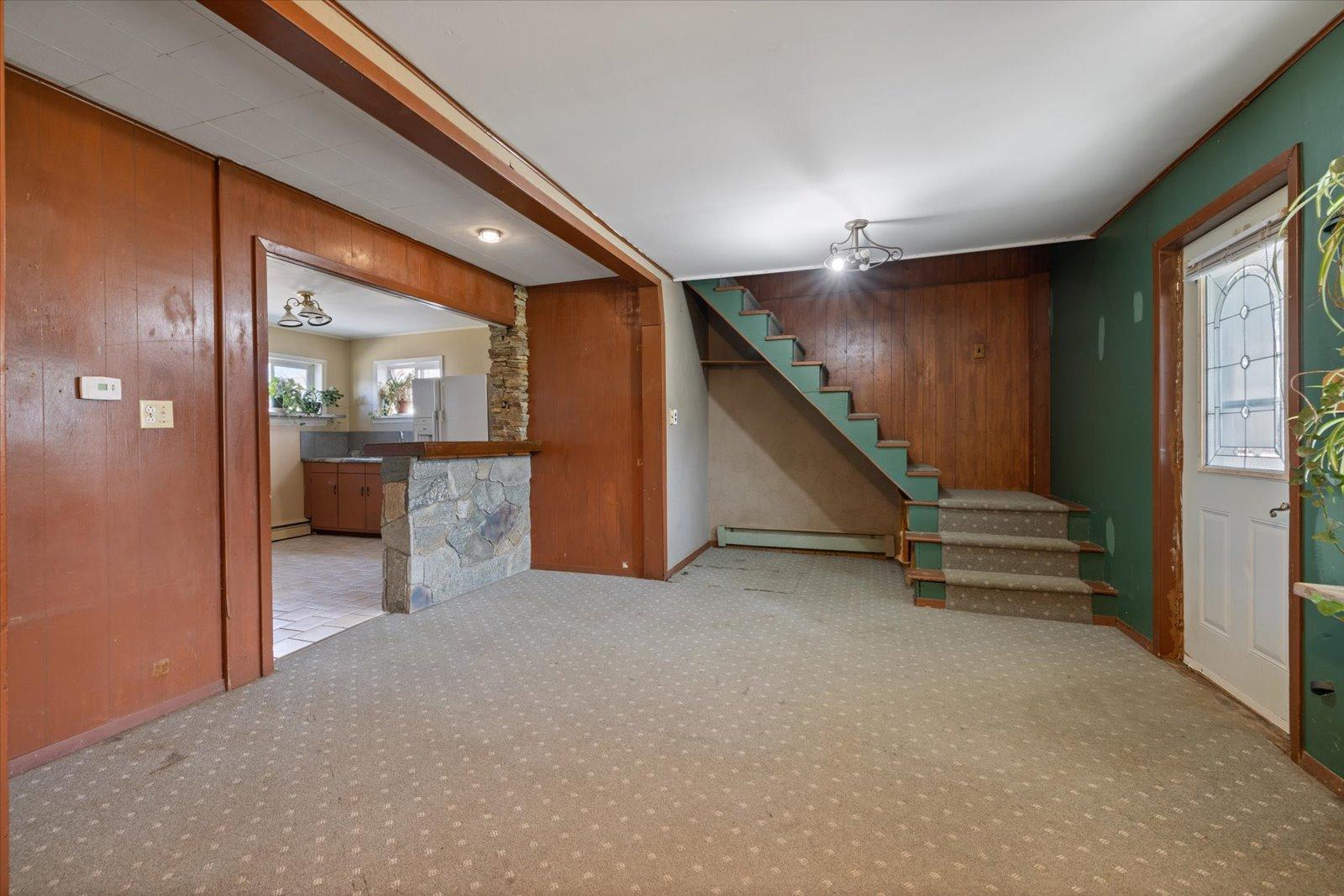 429 S 4th Avenue E Property Photo 9