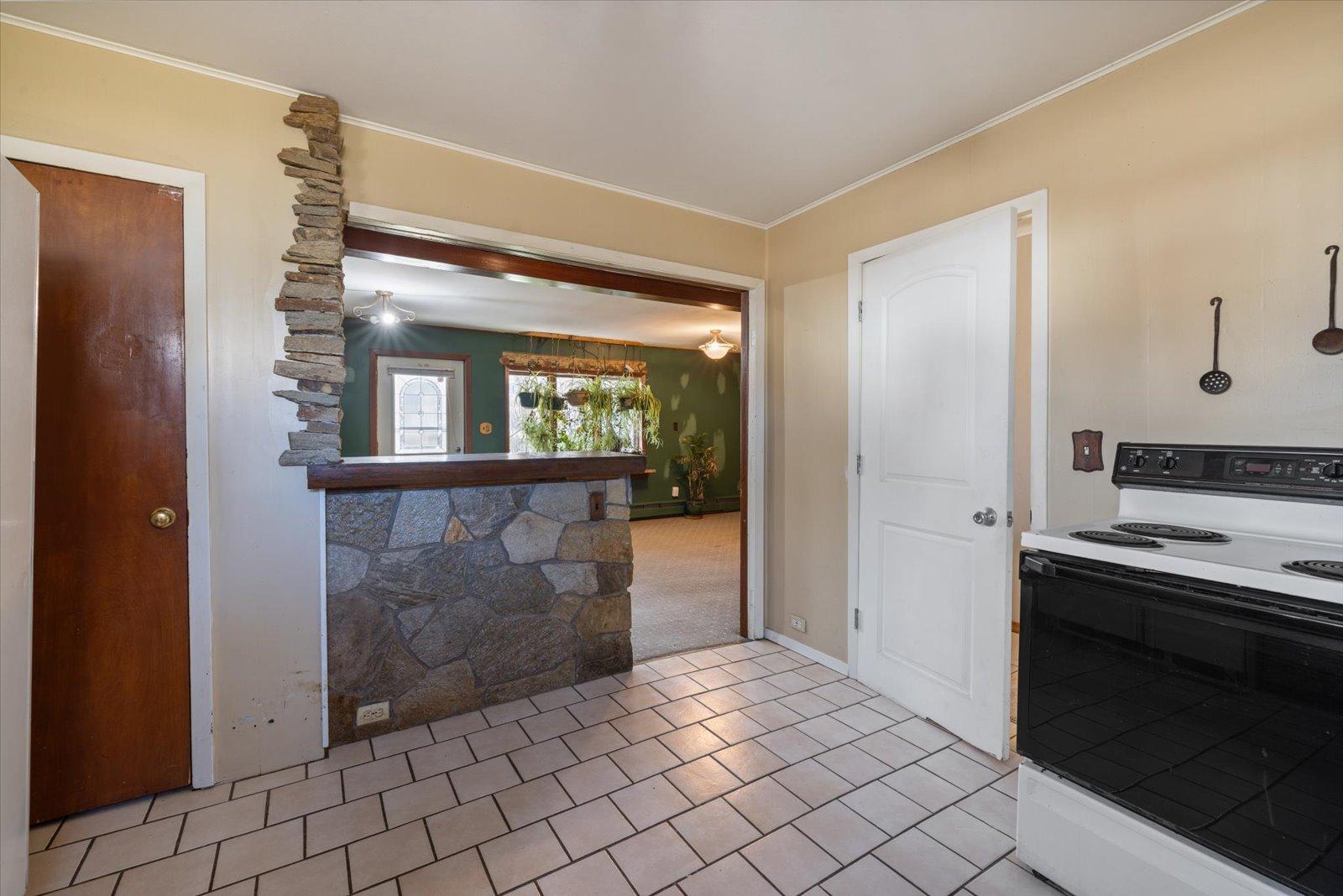 429 S 4th Avenue E Property Photo 12