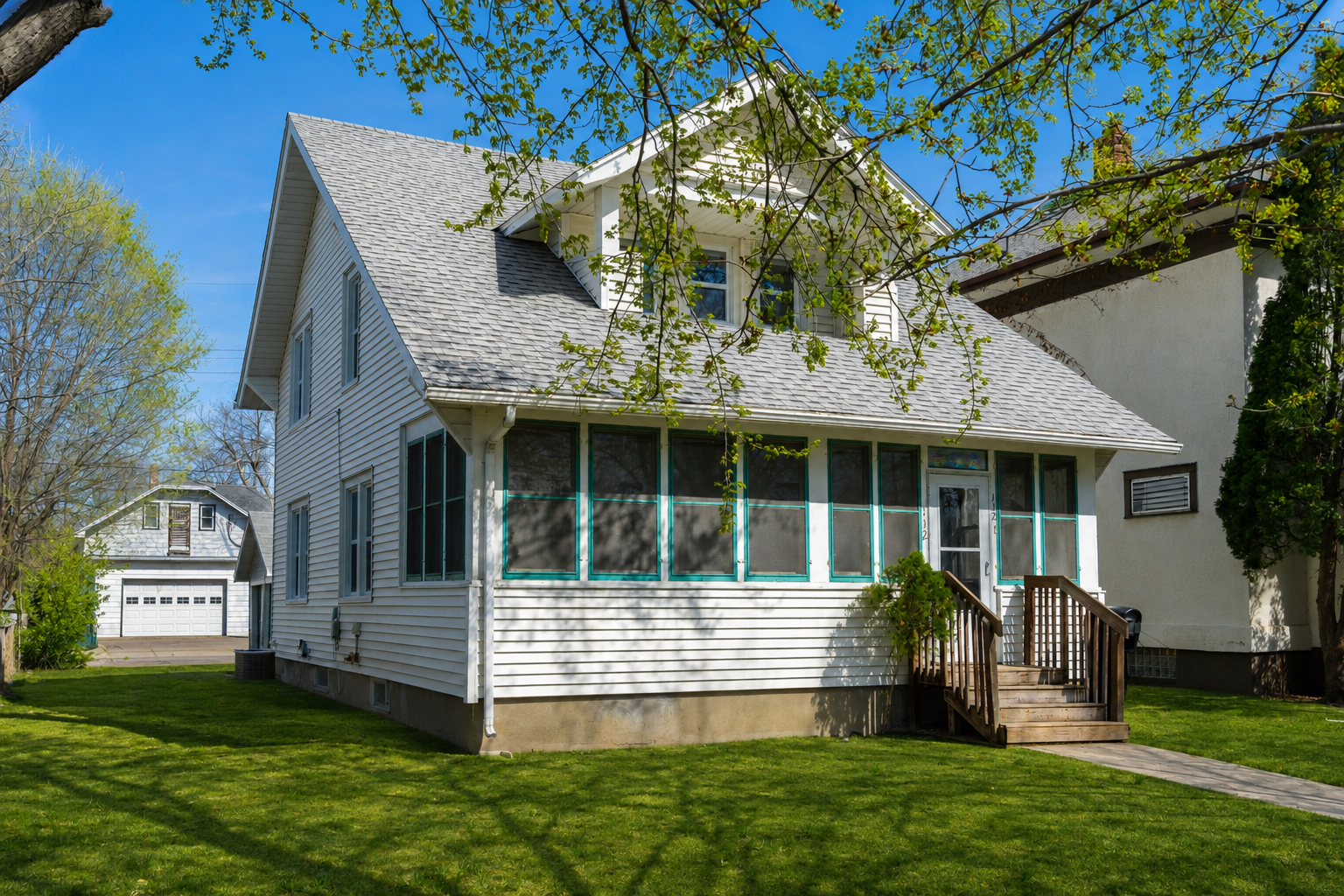 112 16th Avenue S Property Photo 16