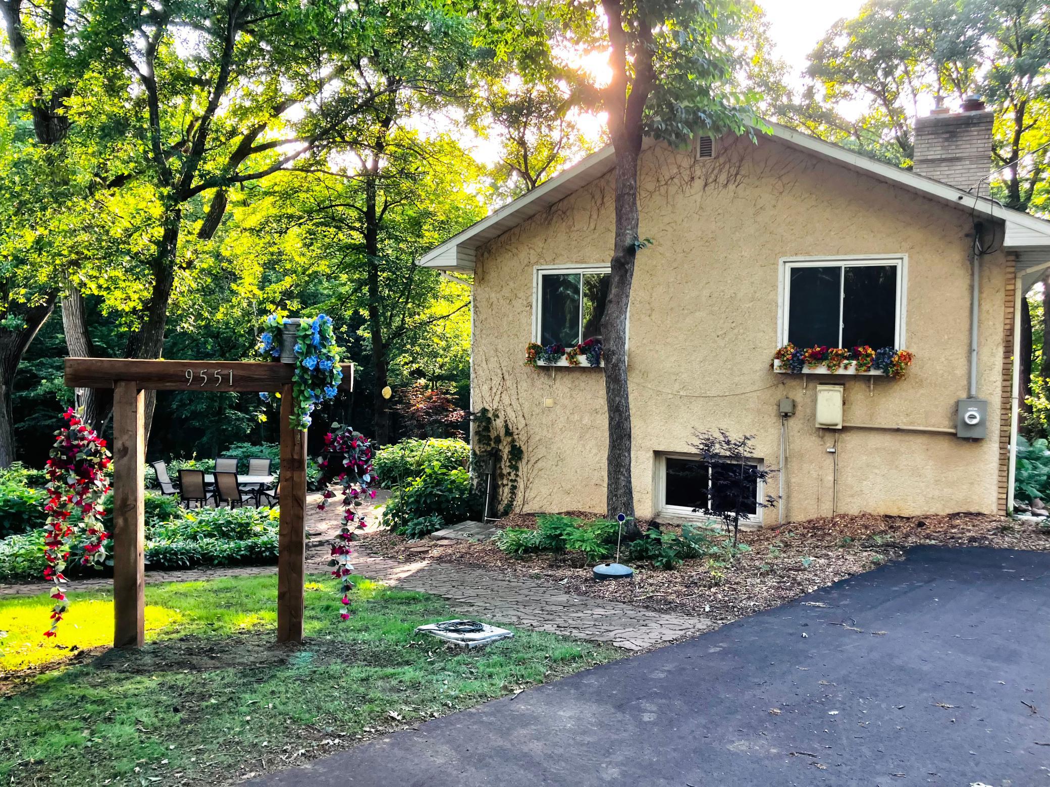 9551 Riverview Road Property Photo 1