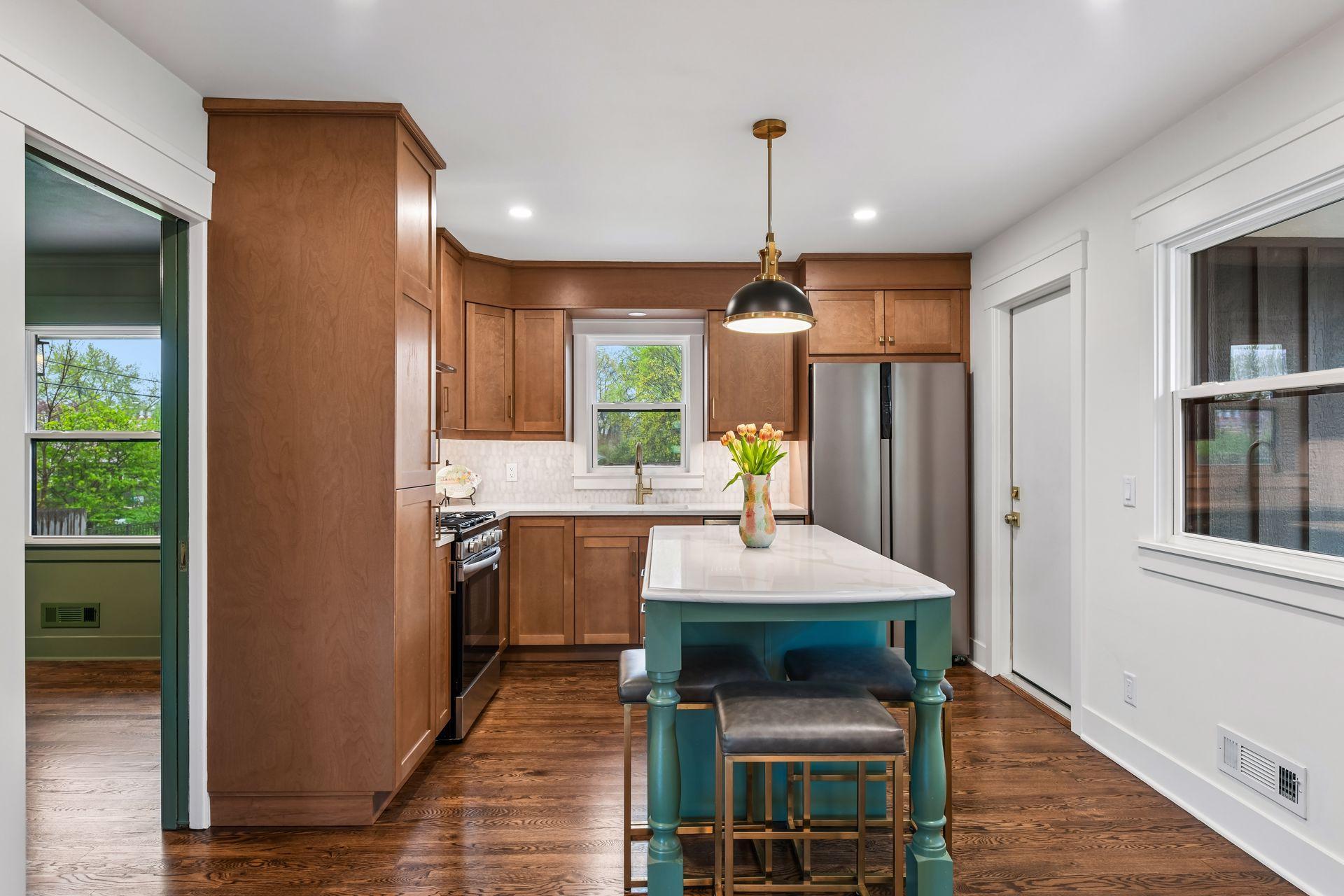 4625 Valley View Road Property Photo 4
