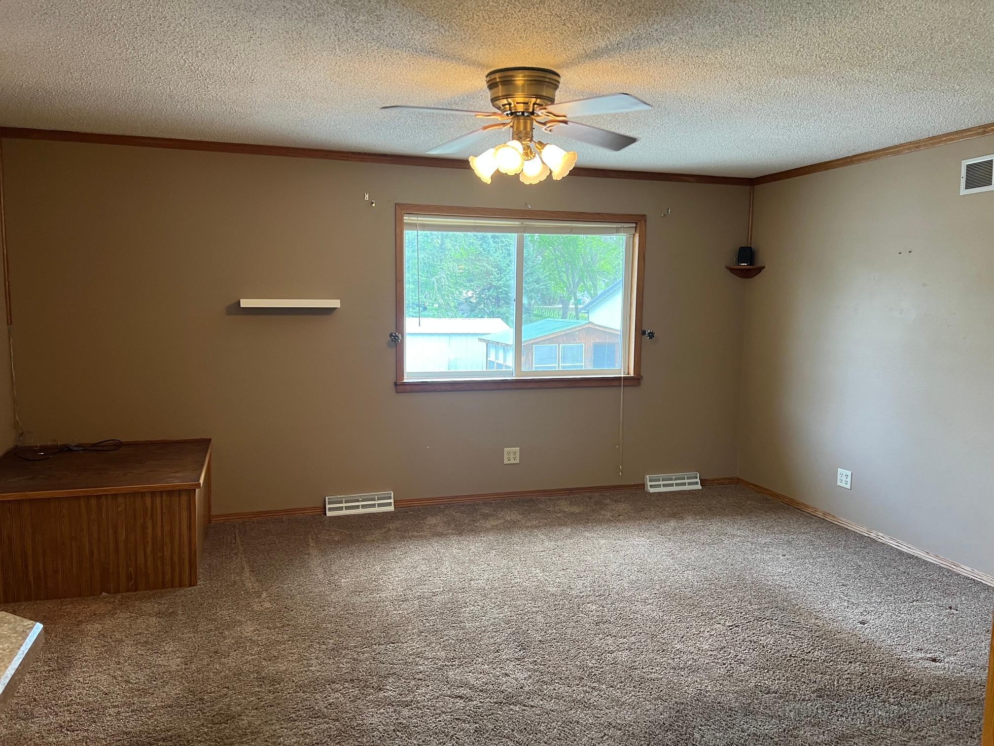 129 Nelson Street E Property Photo 15