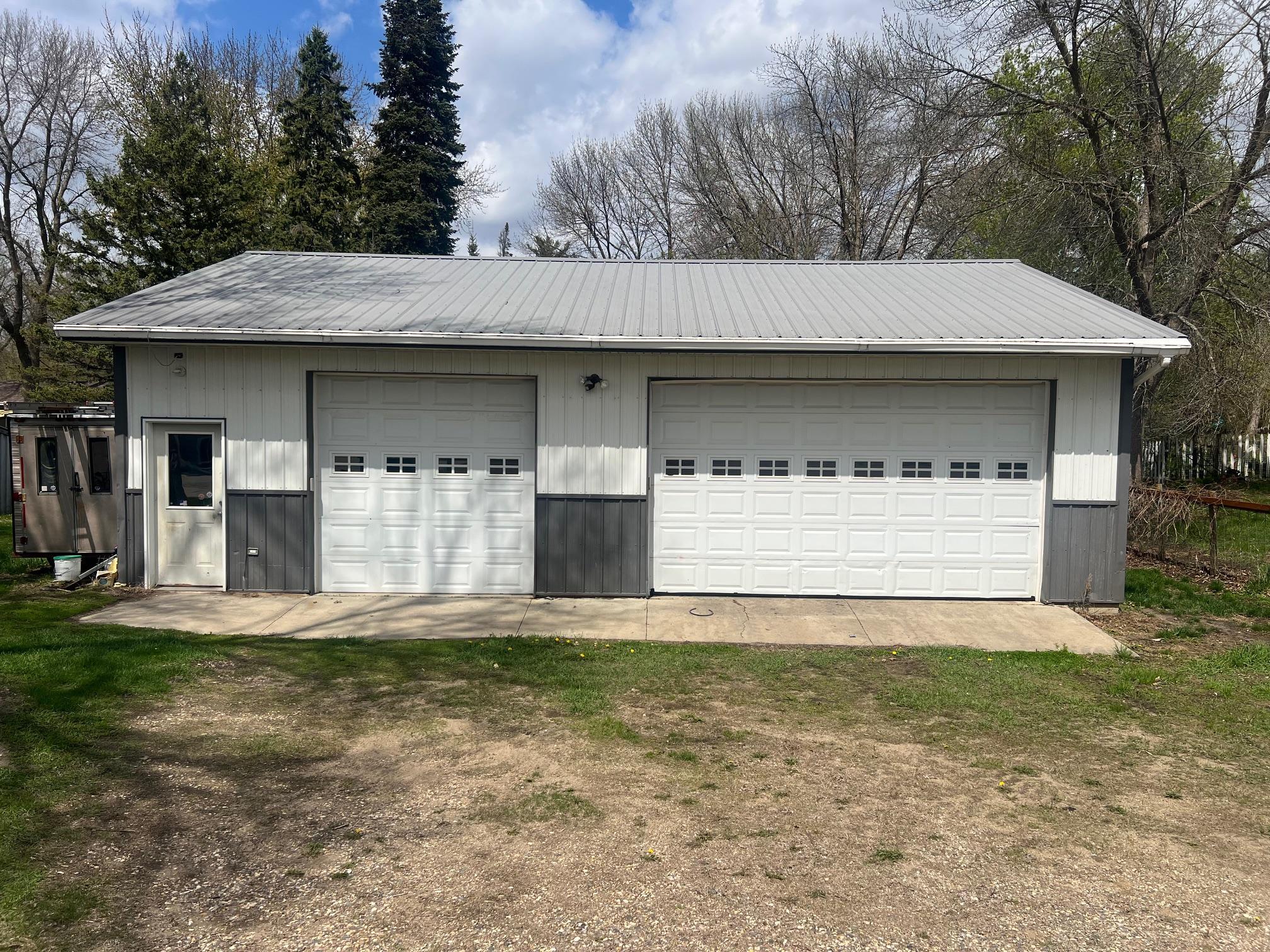129 Nelson Street E Property Photo 25