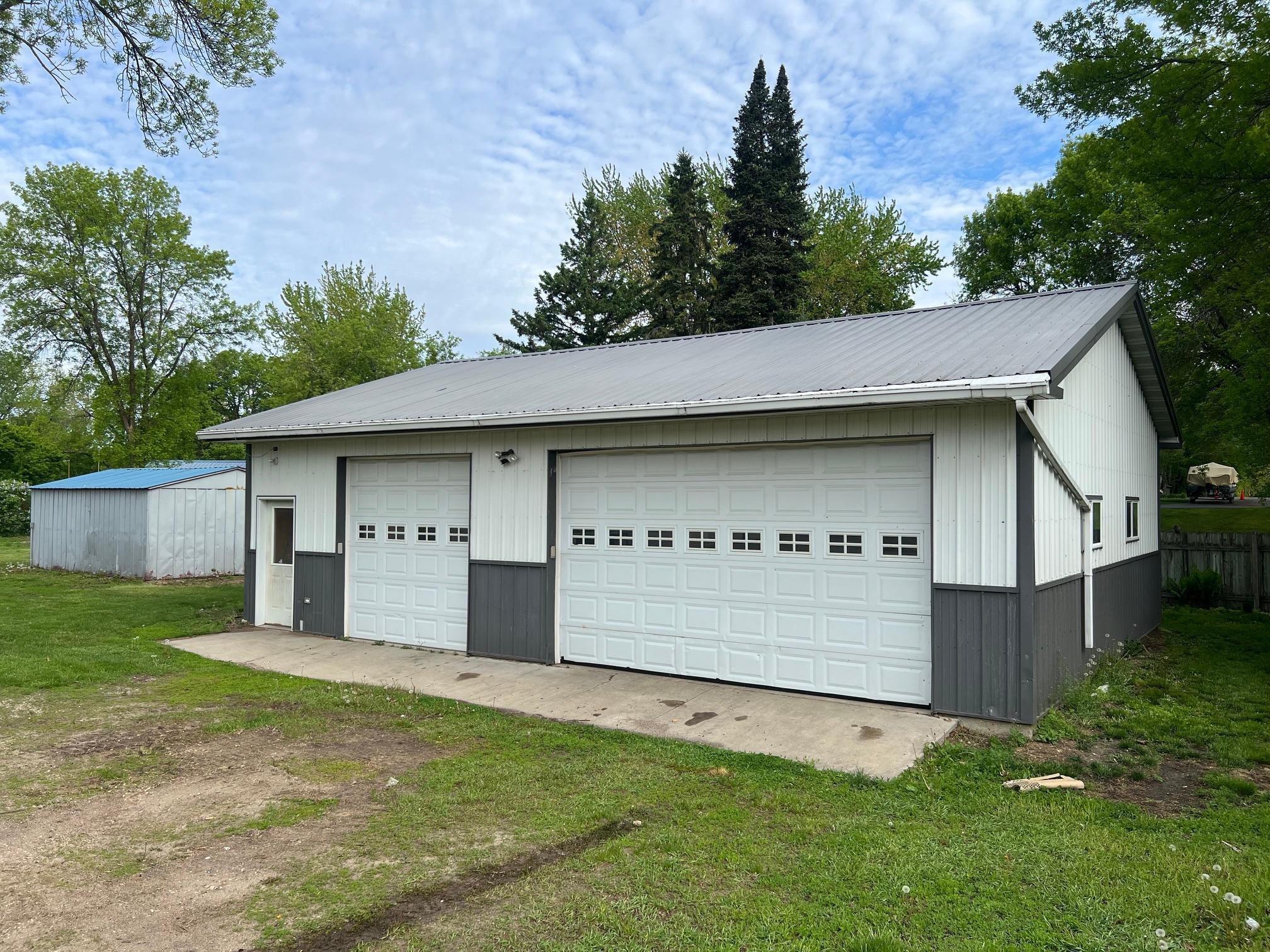 129 Nelson Street E Property Photo 28