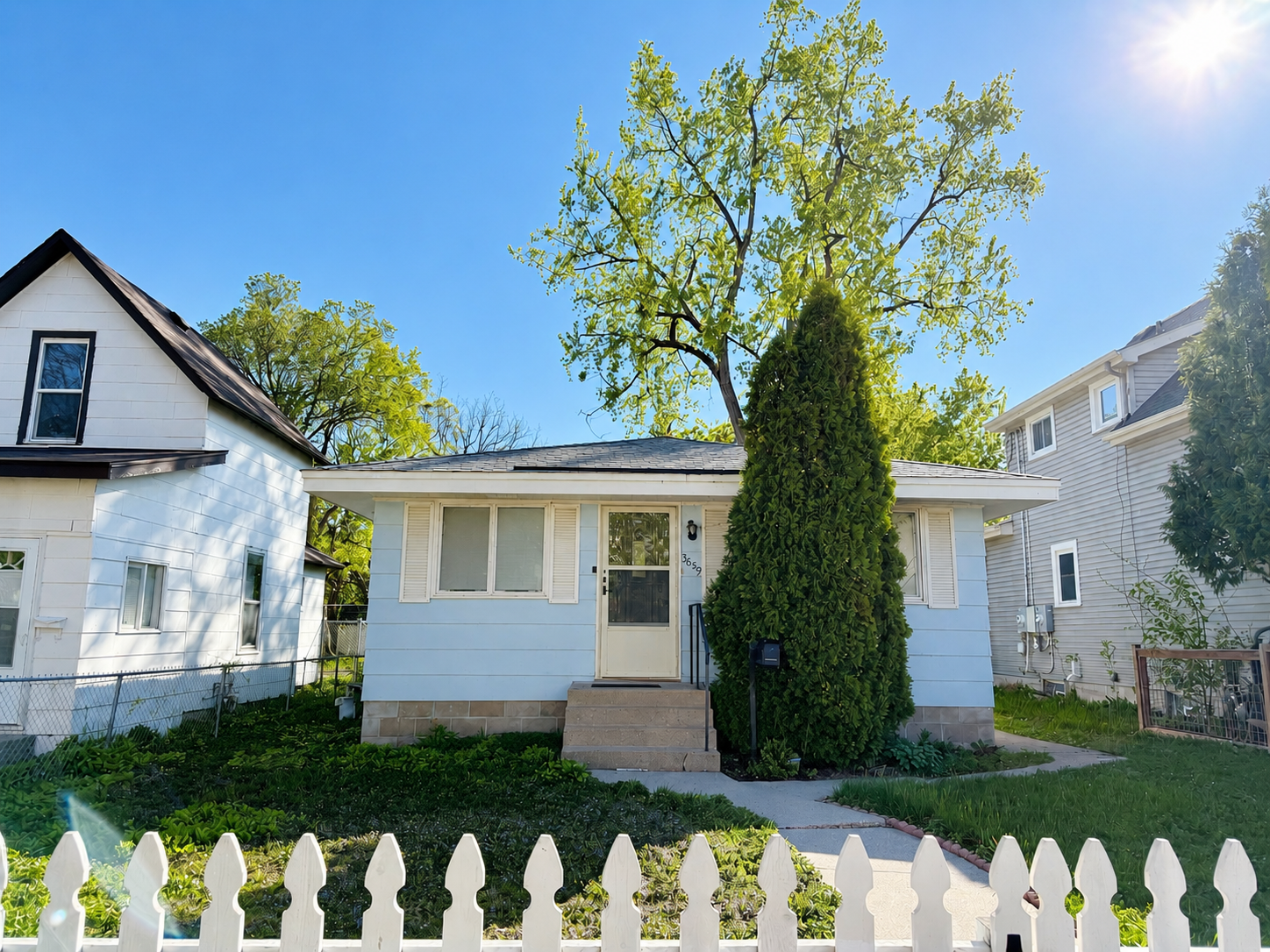 3659 Snelling Avenue Property Photo 1