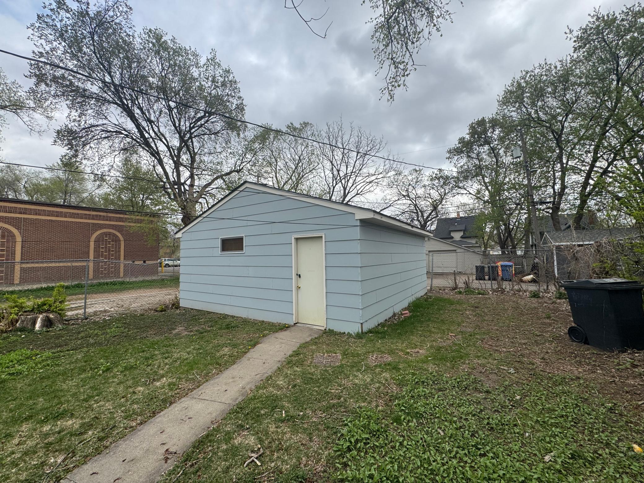 3659 Snelling Avenue Property Photo 9