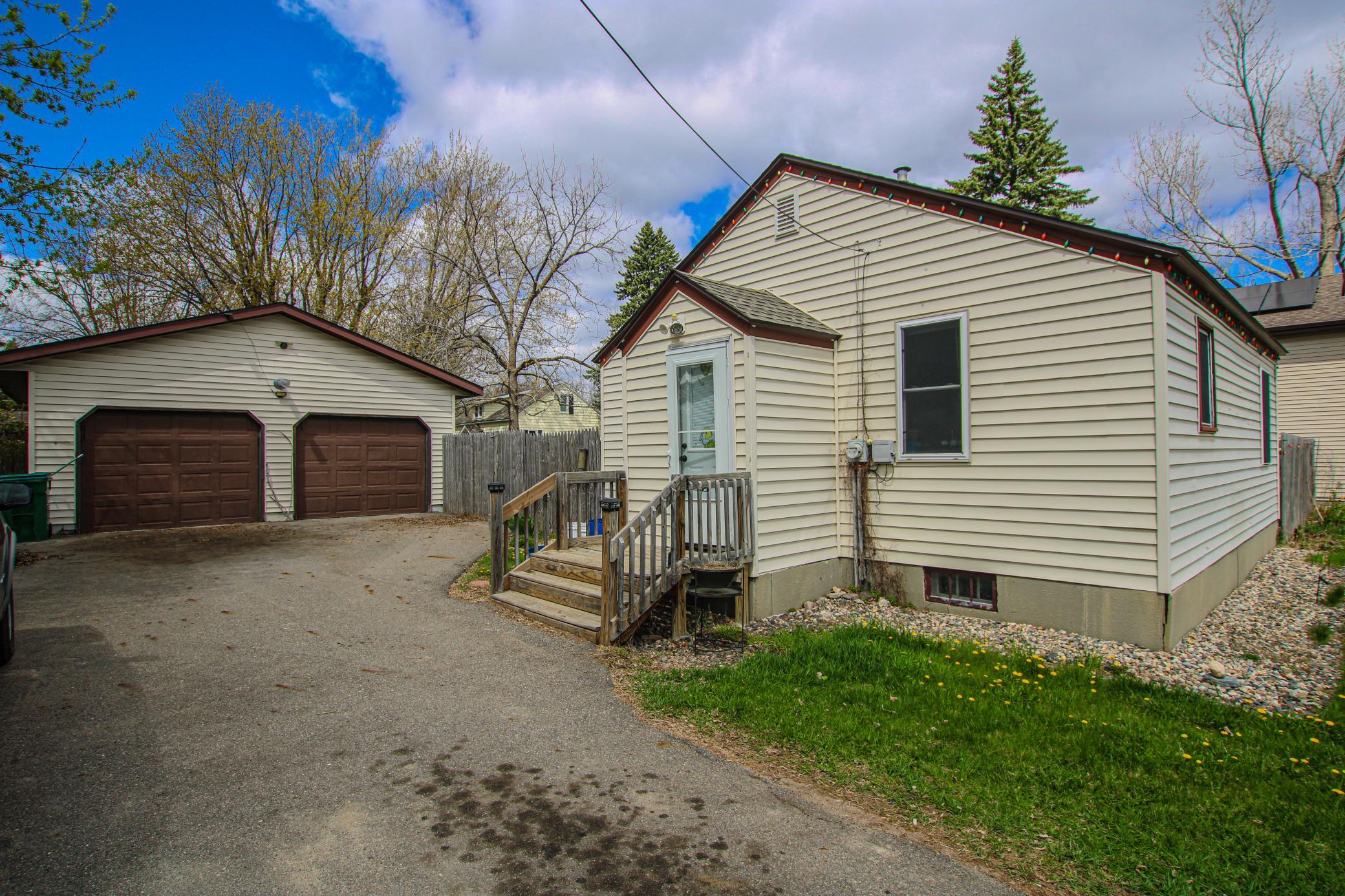 708 Cardinal Lane Property Photo 1