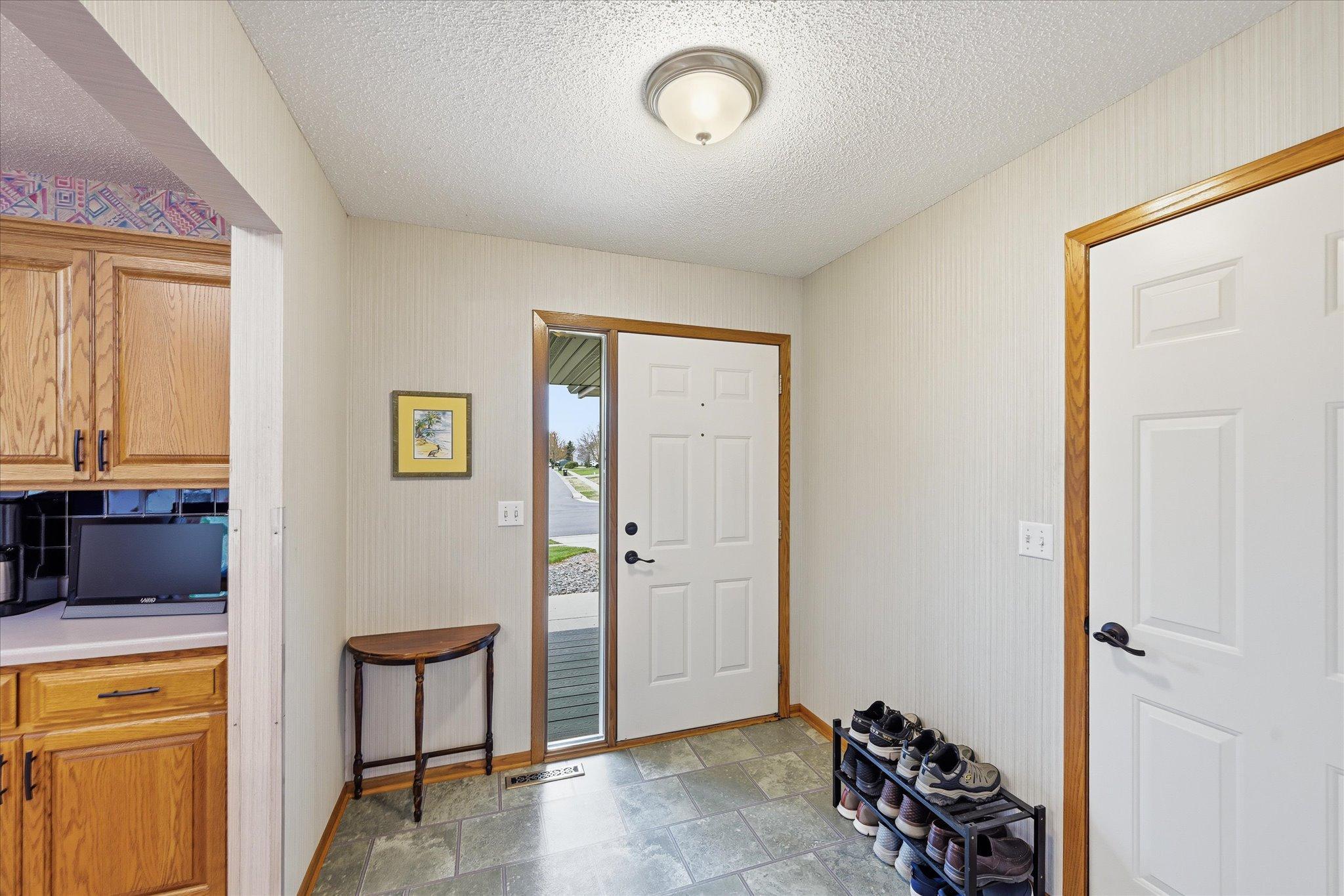 14435 Pineview Drive Property Photo 7