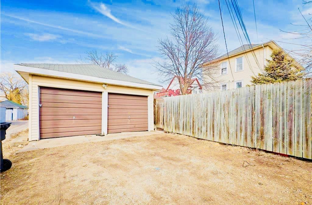 3724 Bloomington Avenue Property Photo 9