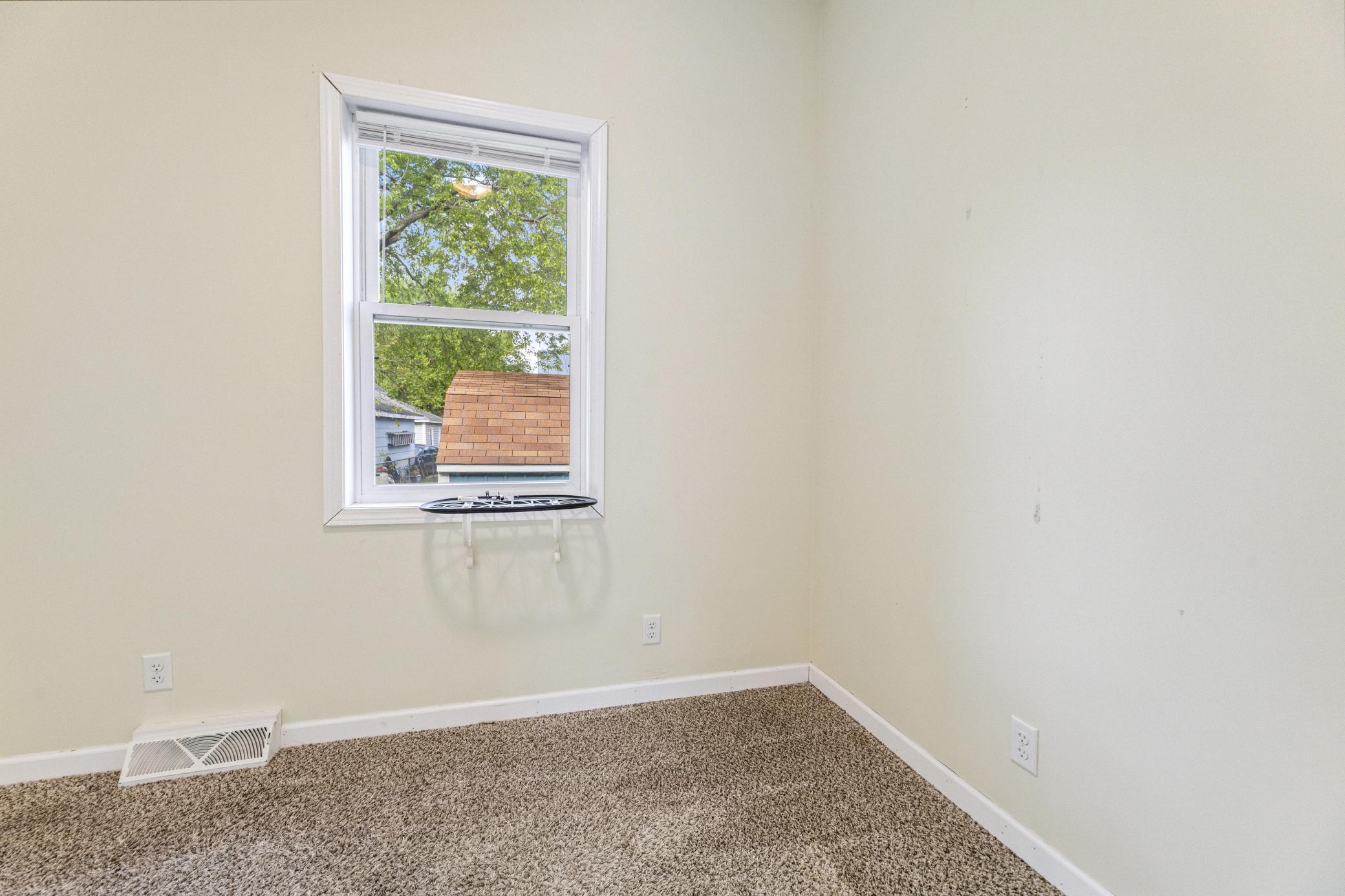 975 W 2nd Street Property Photo 14