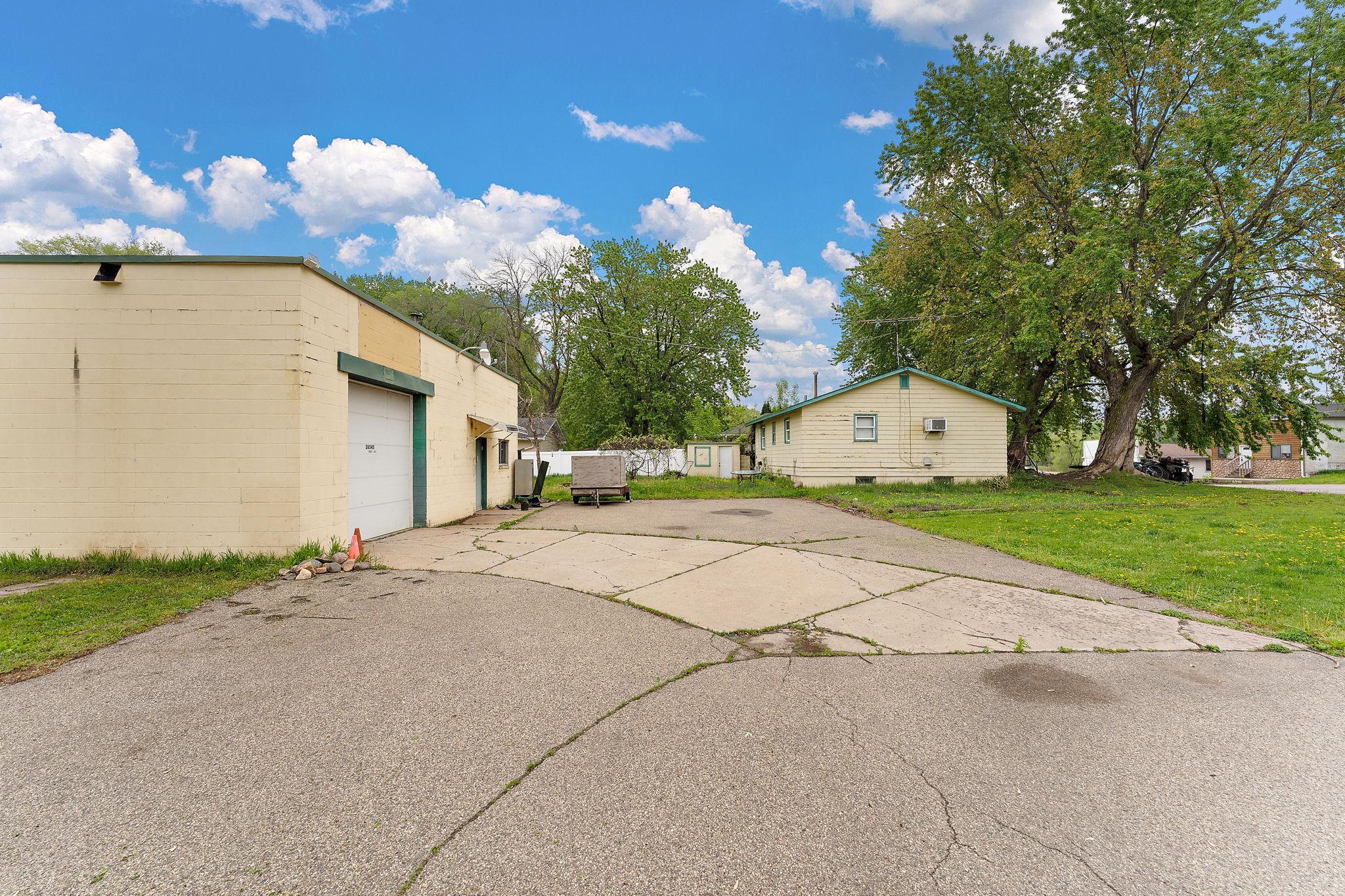26545 Drew Avenue Property Photo 3