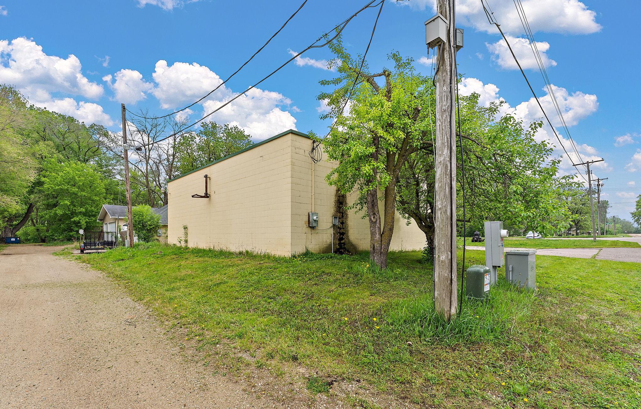 26545 Drew Avenue Property Photo 5