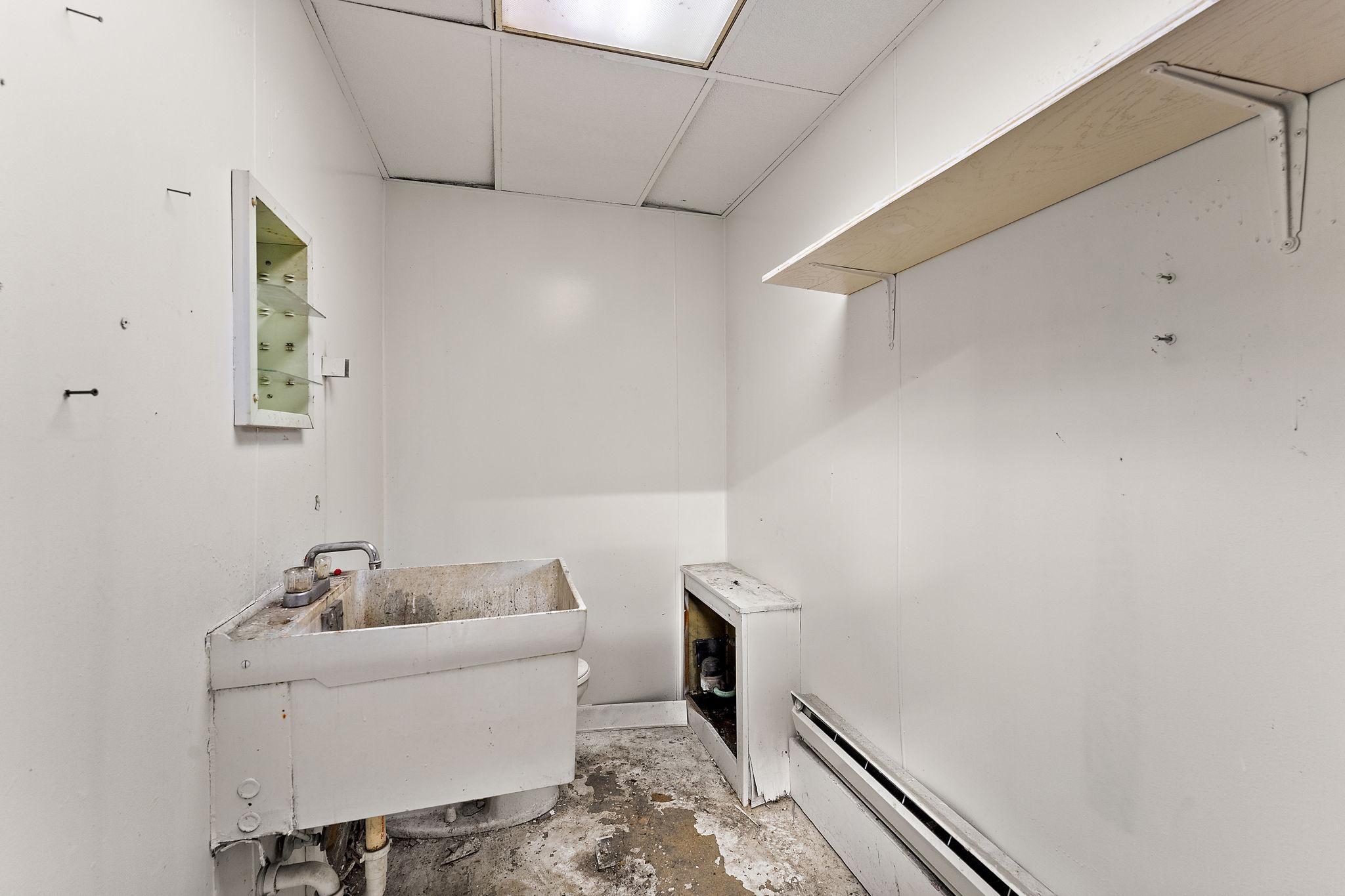 26545 Drew Avenue Property Photo 16