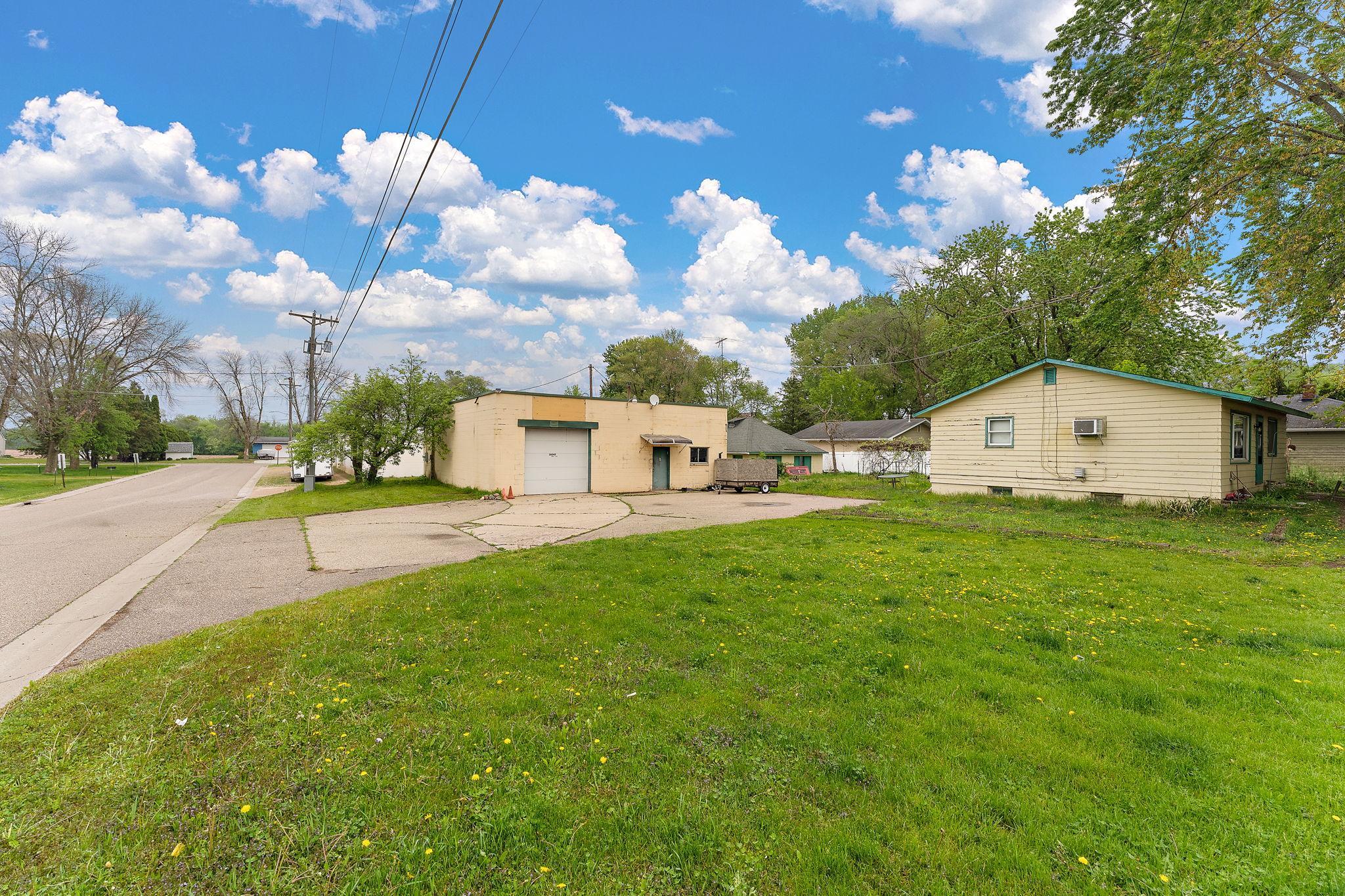 26545 Drew Avenue Property Photo 17
