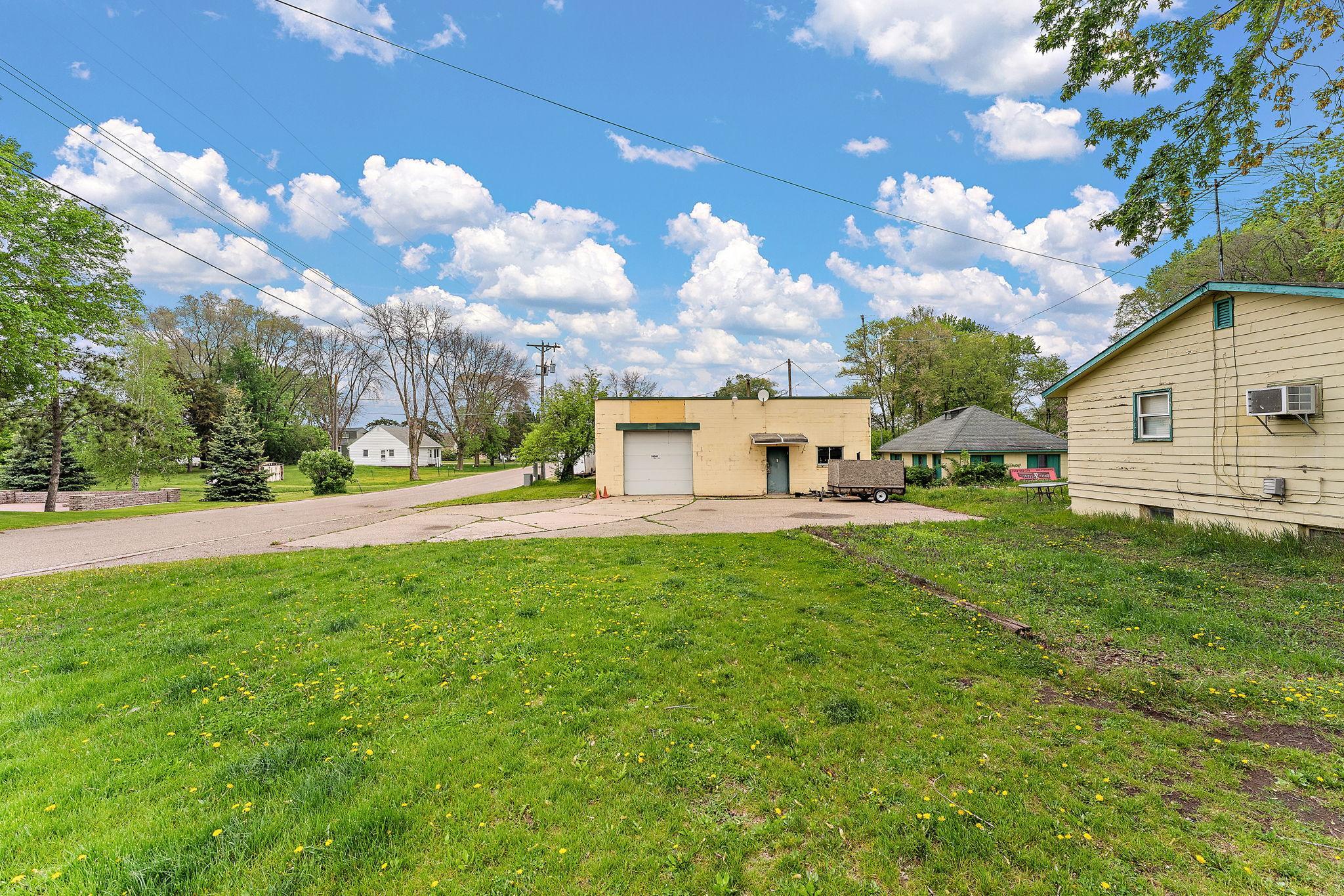 26545 Drew Avenue Property Photo 18