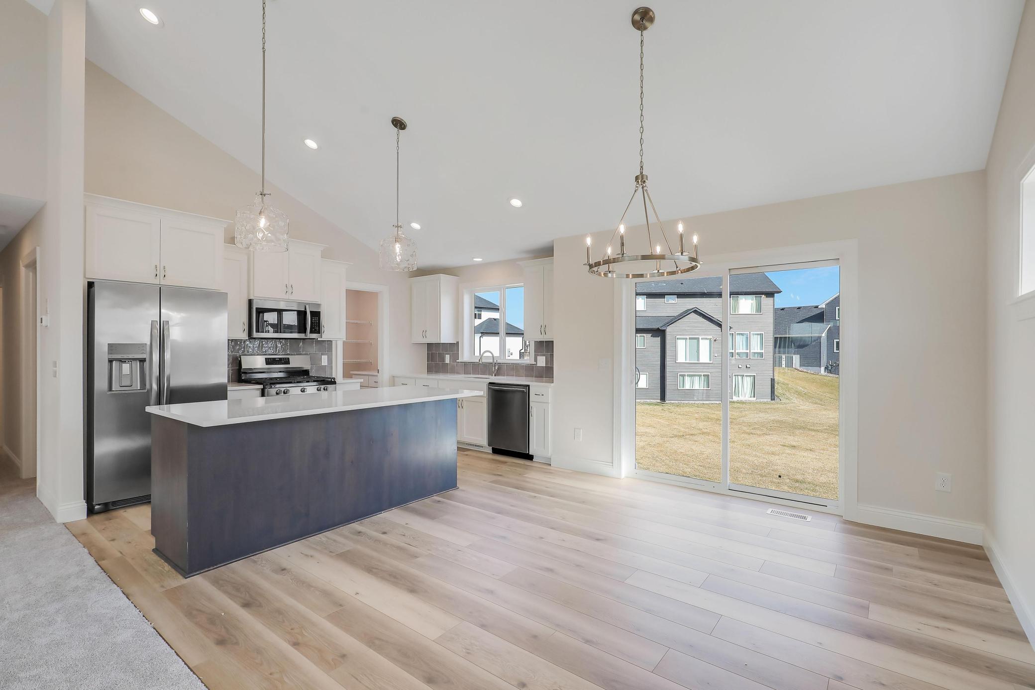13601 Arrowhead Way Property Photo 2