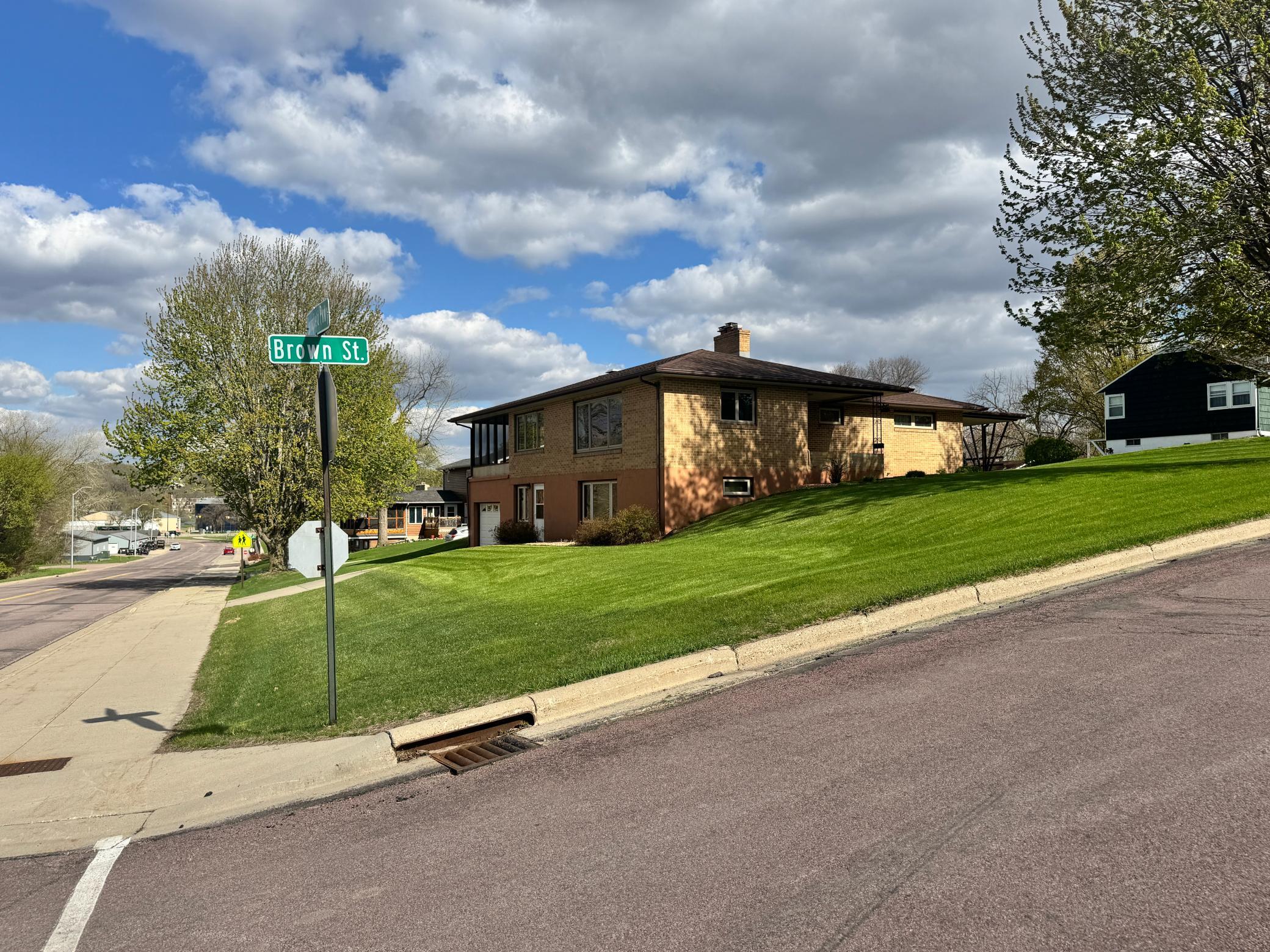 824 Brown Street Property Photo 3