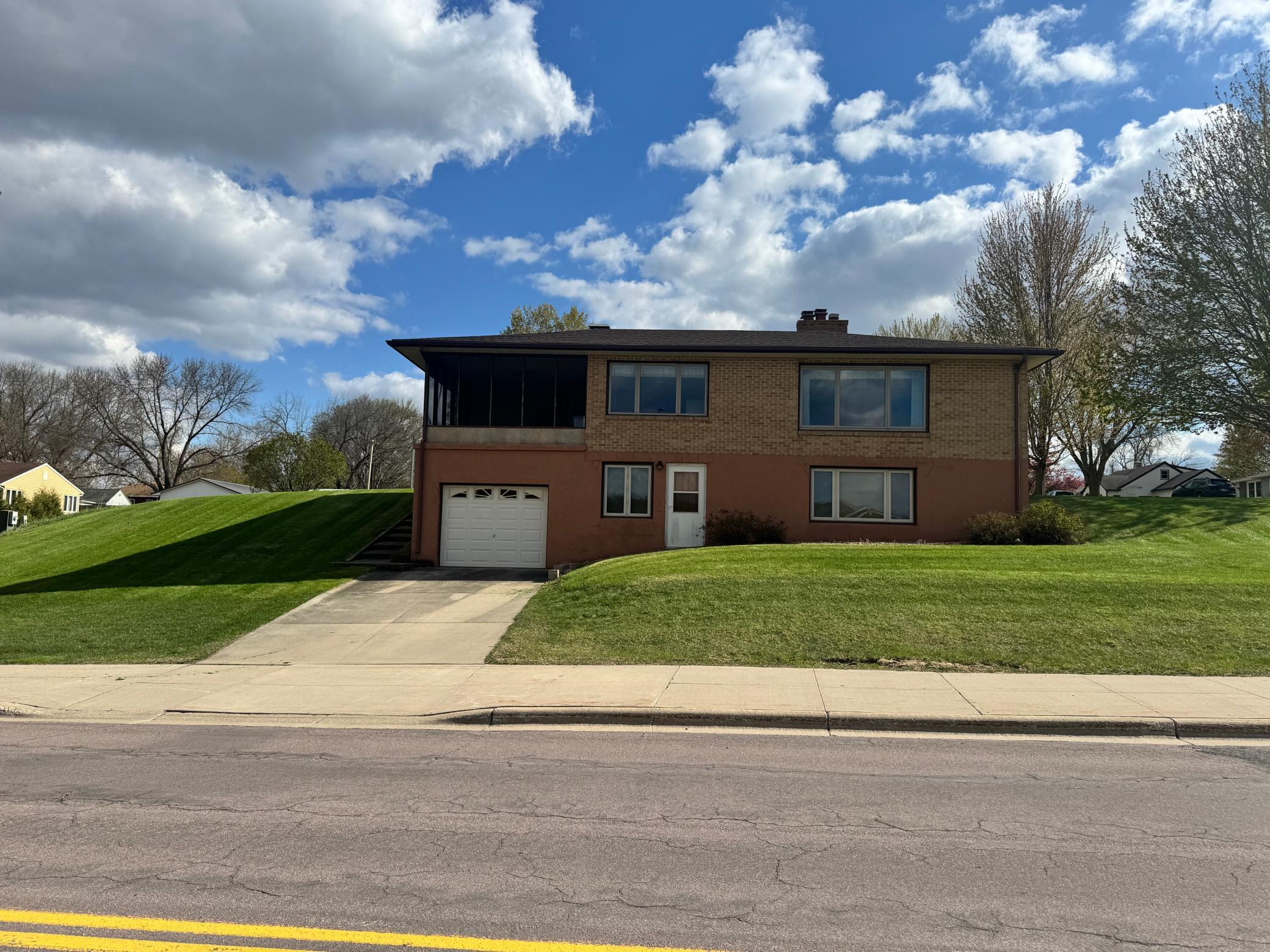 824 Brown Street Property Photo 4