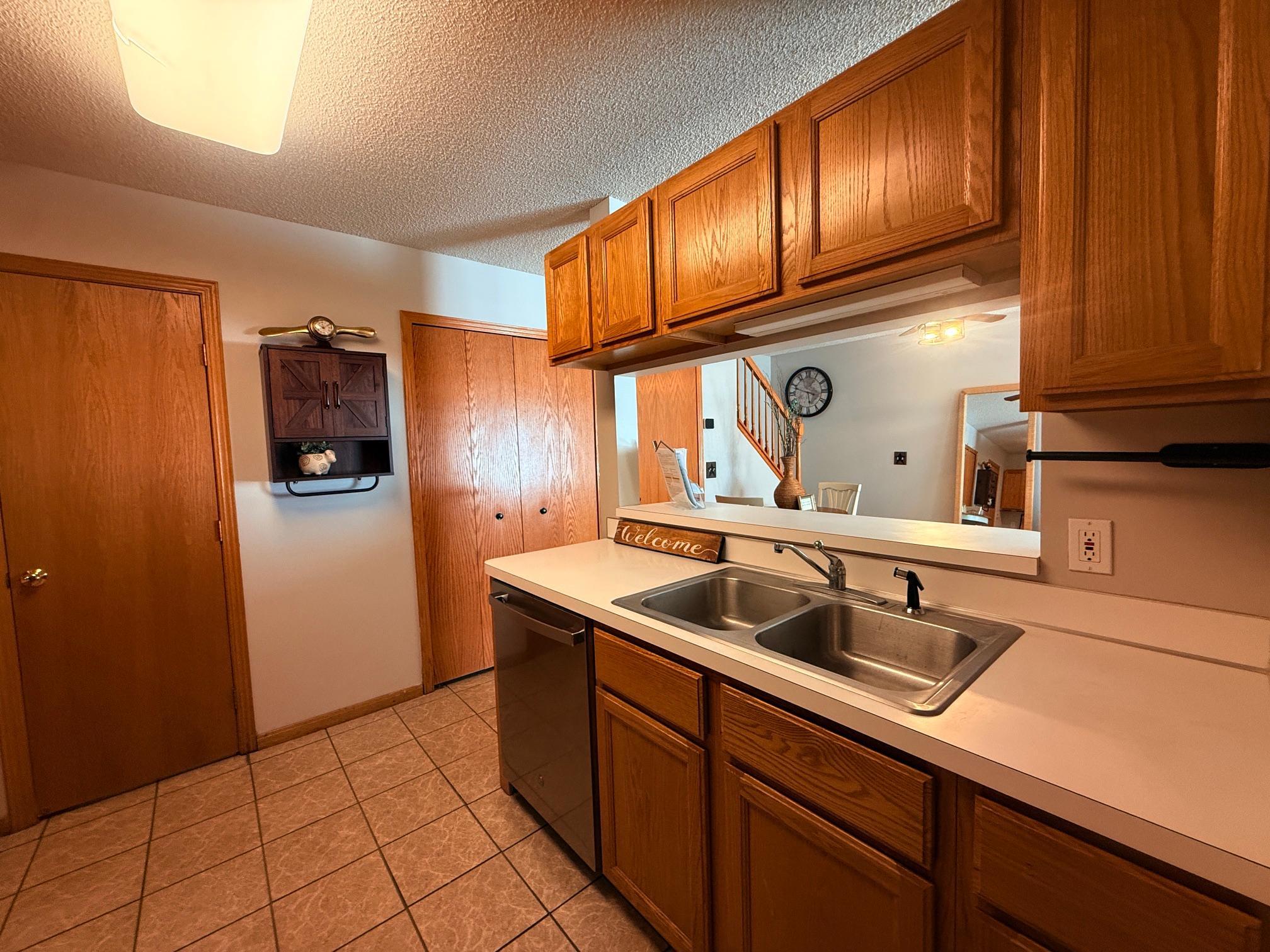 1825 Southcross Drive W 2306 Property Photo 6