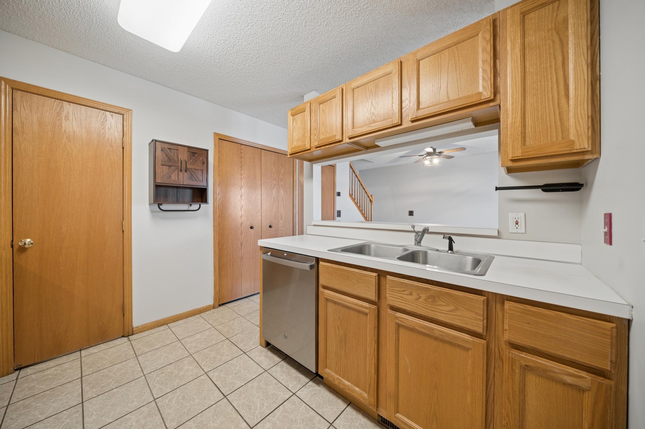 1825 Southcross Drive W 2306 Property Photo 8