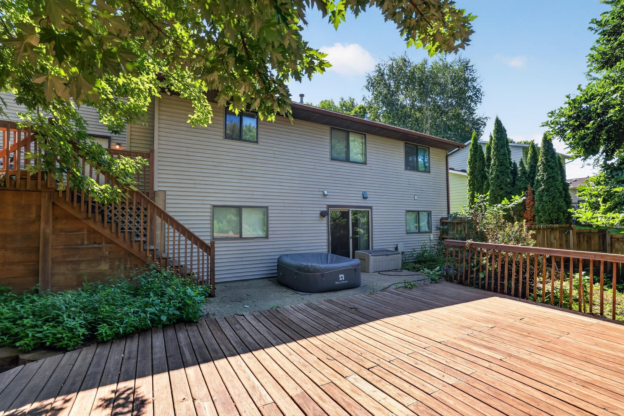 929 Byron Avenue N Property Photo 3