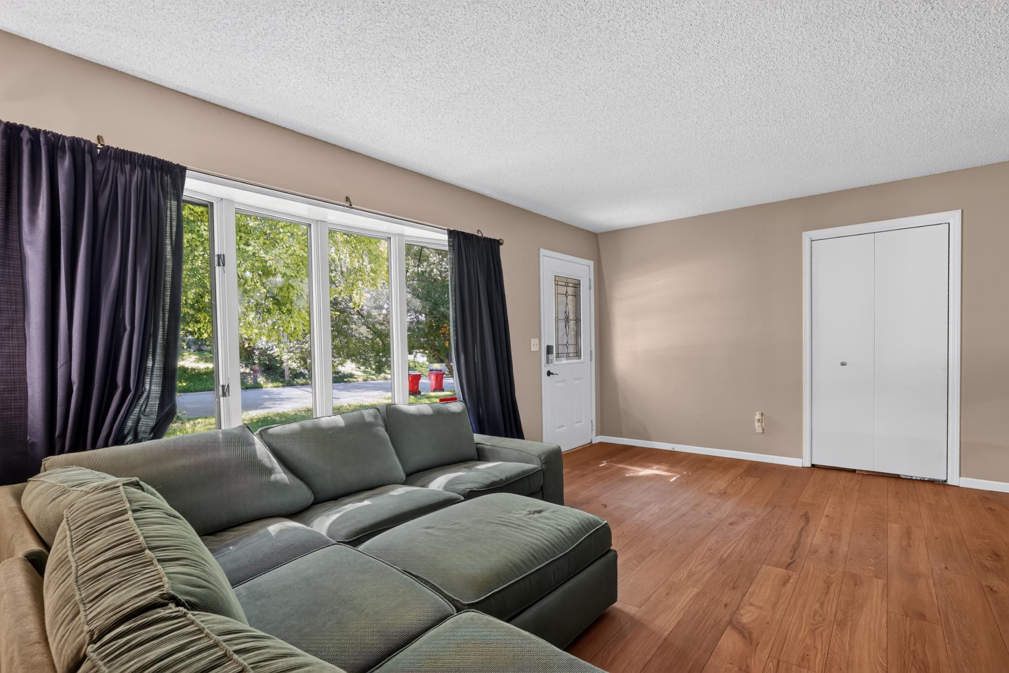 929 Byron Avenue N Property Photo 7