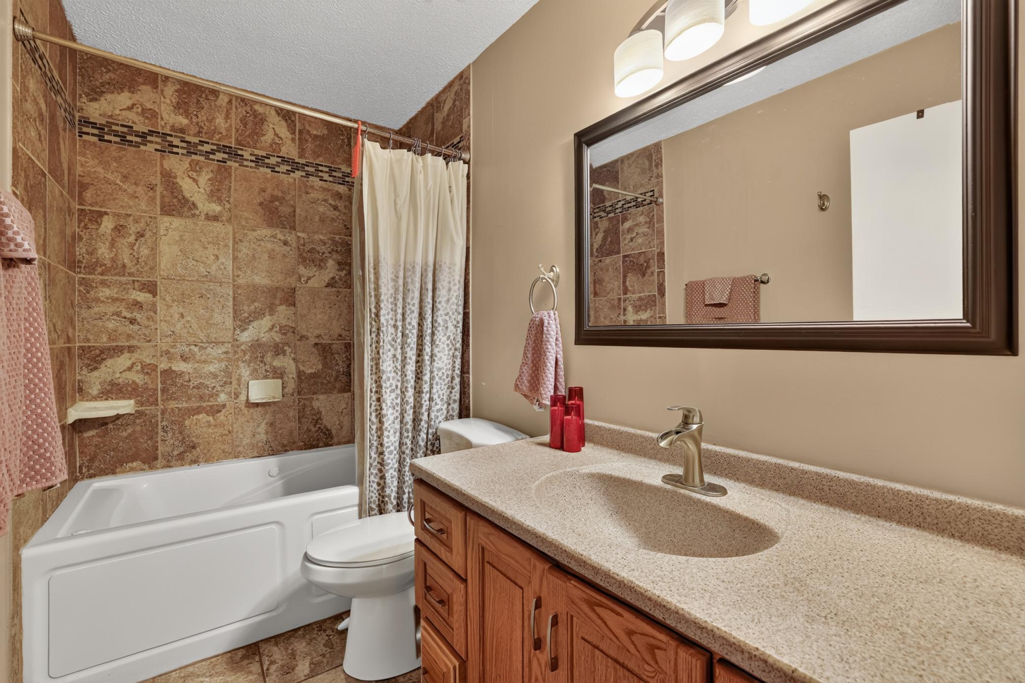 929 Byron Avenue N Property Photo 15