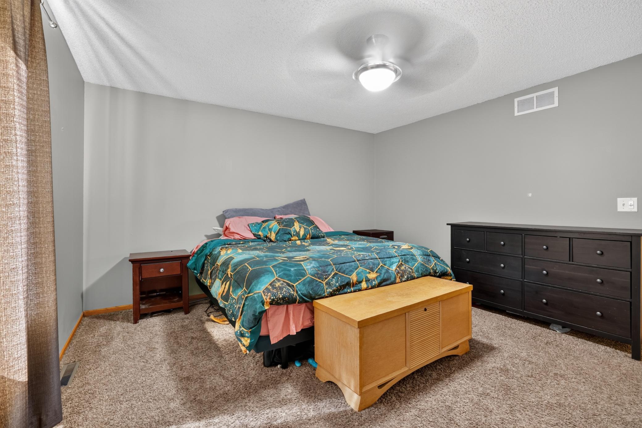 929 Byron Avenue N Property Photo 17