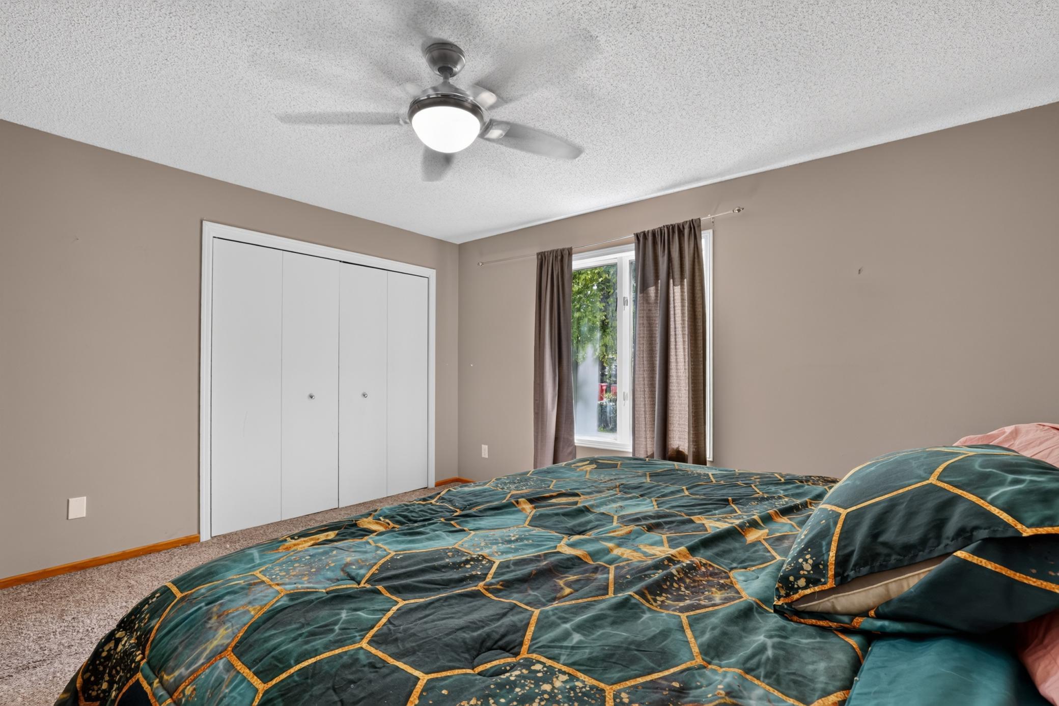929 Byron Avenue N Property Photo 18