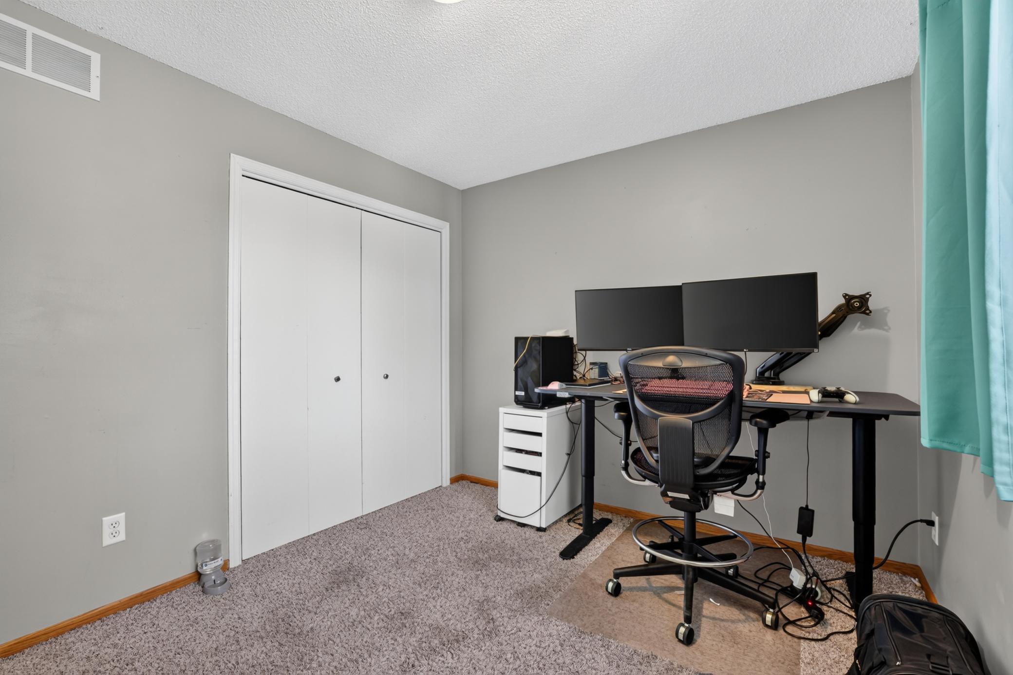 929 Byron Avenue N Property Photo 20