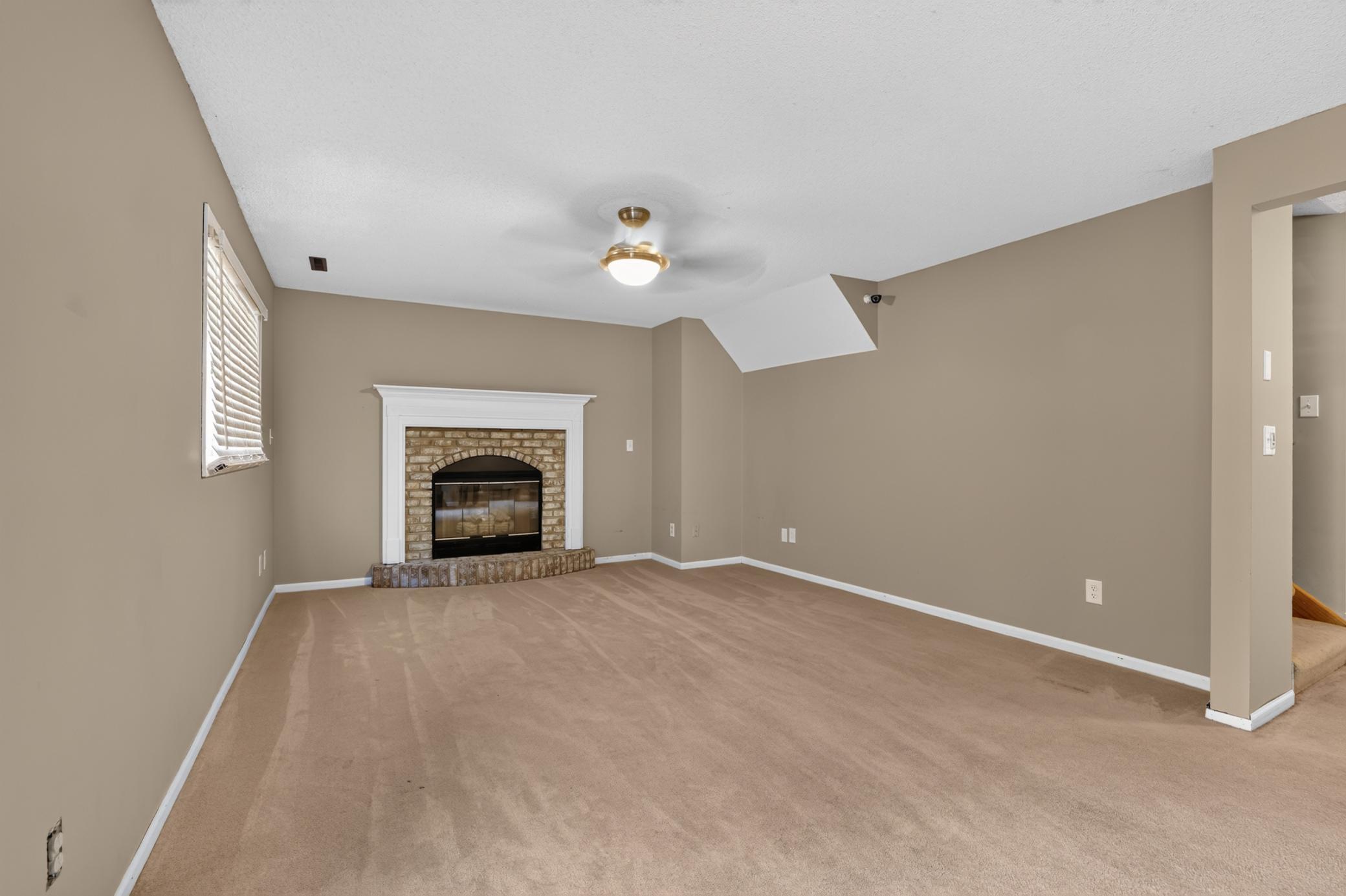 929 Byron Avenue N Property Photo 22