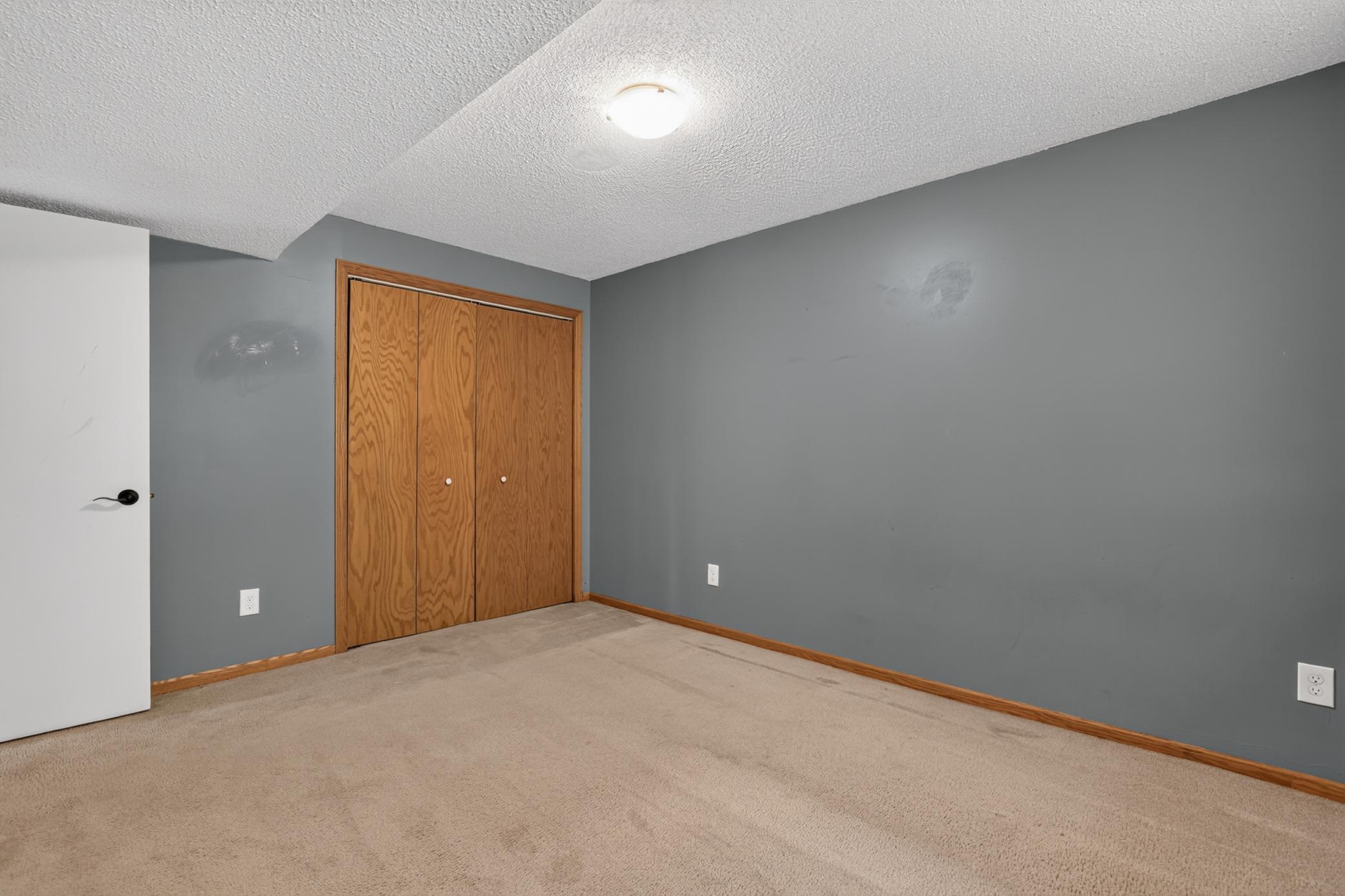 929 Byron Avenue N Property Photo 26