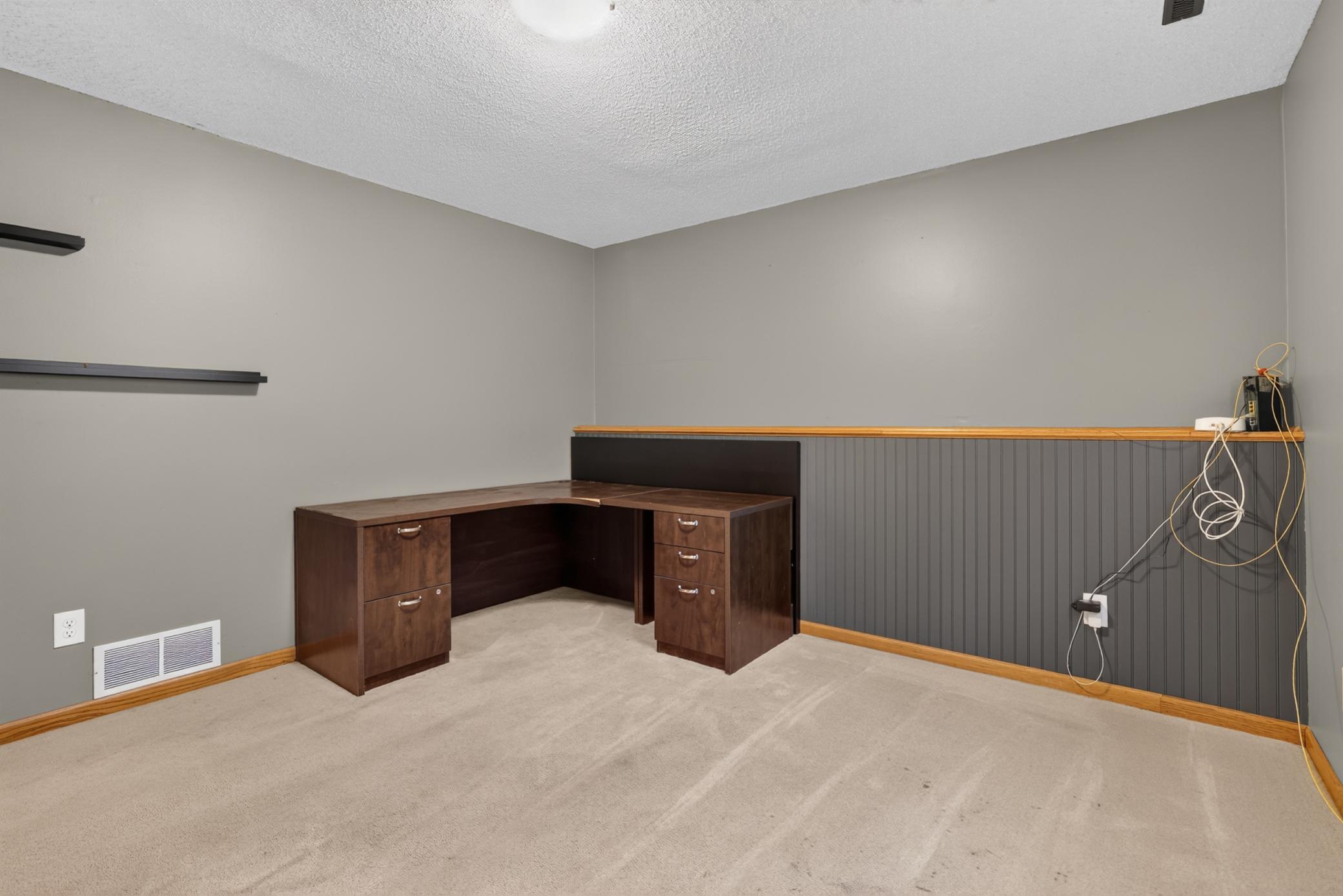 929 Byron Avenue N Property Photo 31