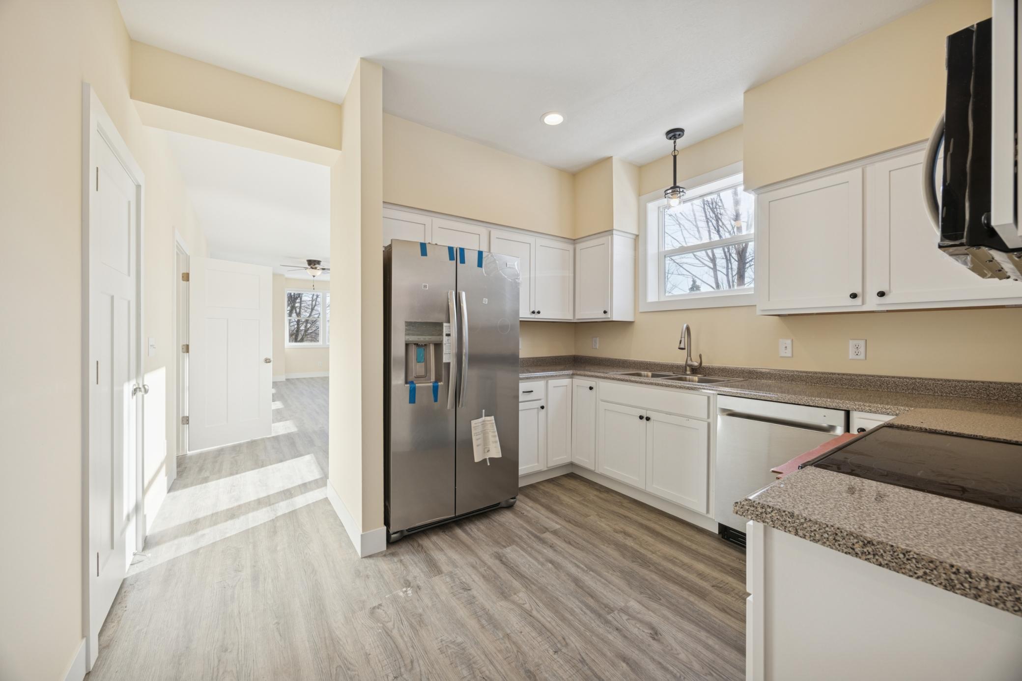 2125 James Avenue N Property Photo 10