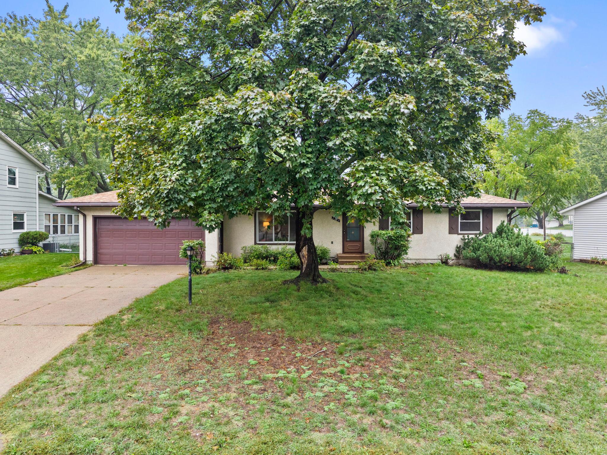 2245 Mapleview Avenue Property Photo 1