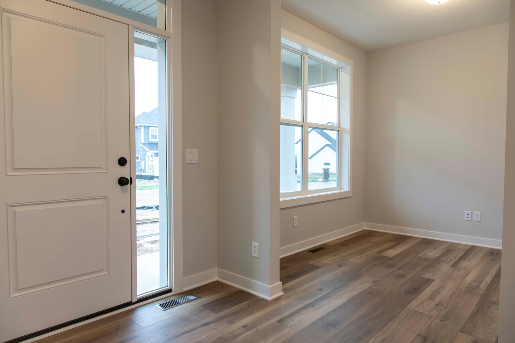 14575 Kingsview Lane N Property Photo 2
