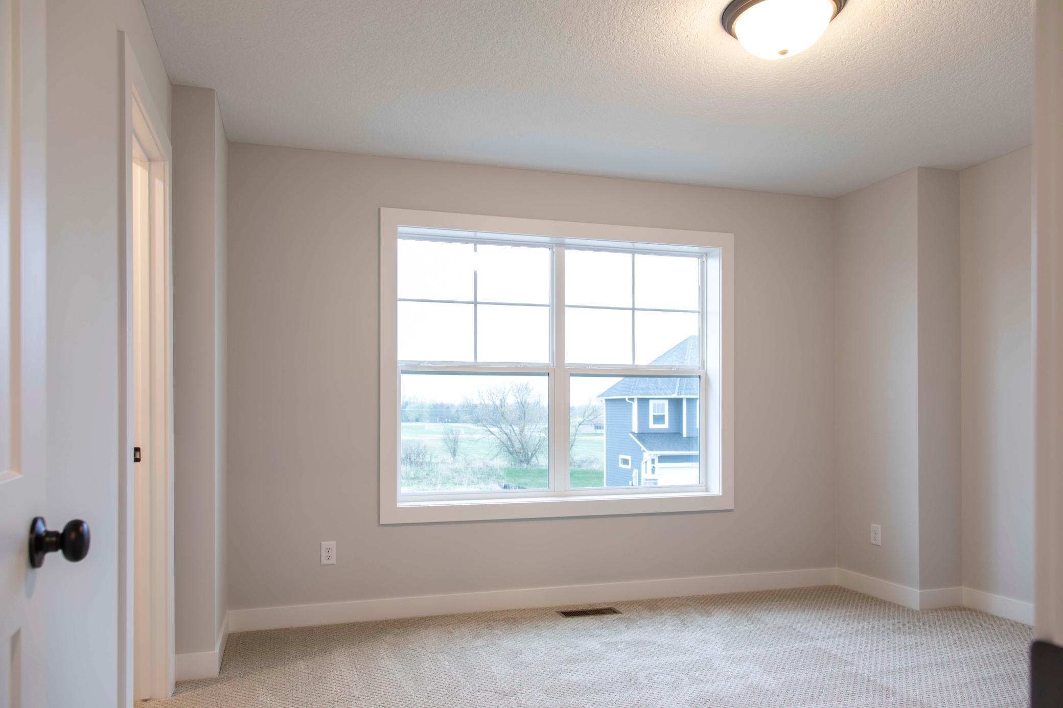 14575 Kingsview Lane N Property Photo 6