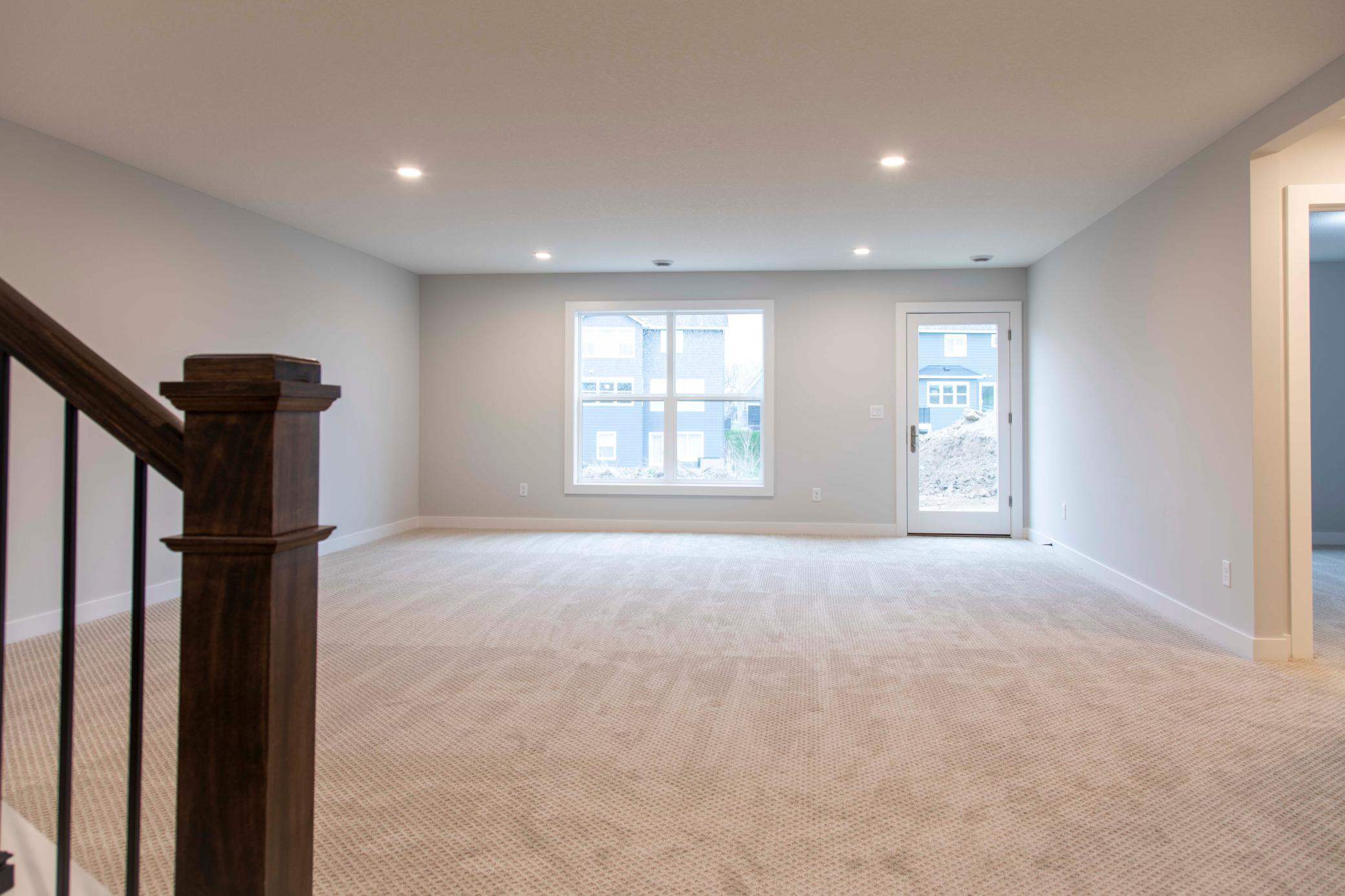 14575 Kingsview Lane N Property Photo 10