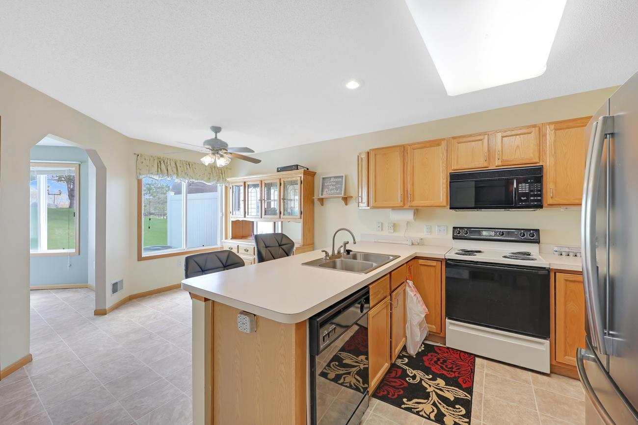 9462 Prairieview Trail N Property Photo 2
