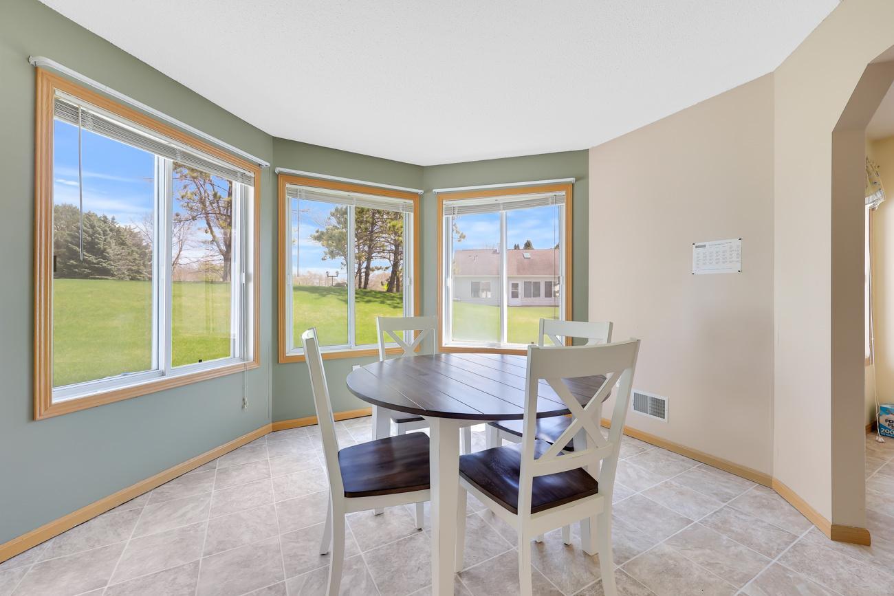 9462 Prairieview Trail N Property Photo 4