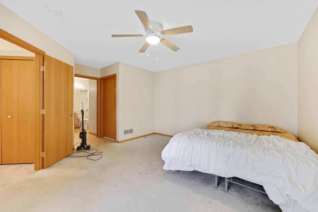 9462 Prairieview Trail N Property Photo 9