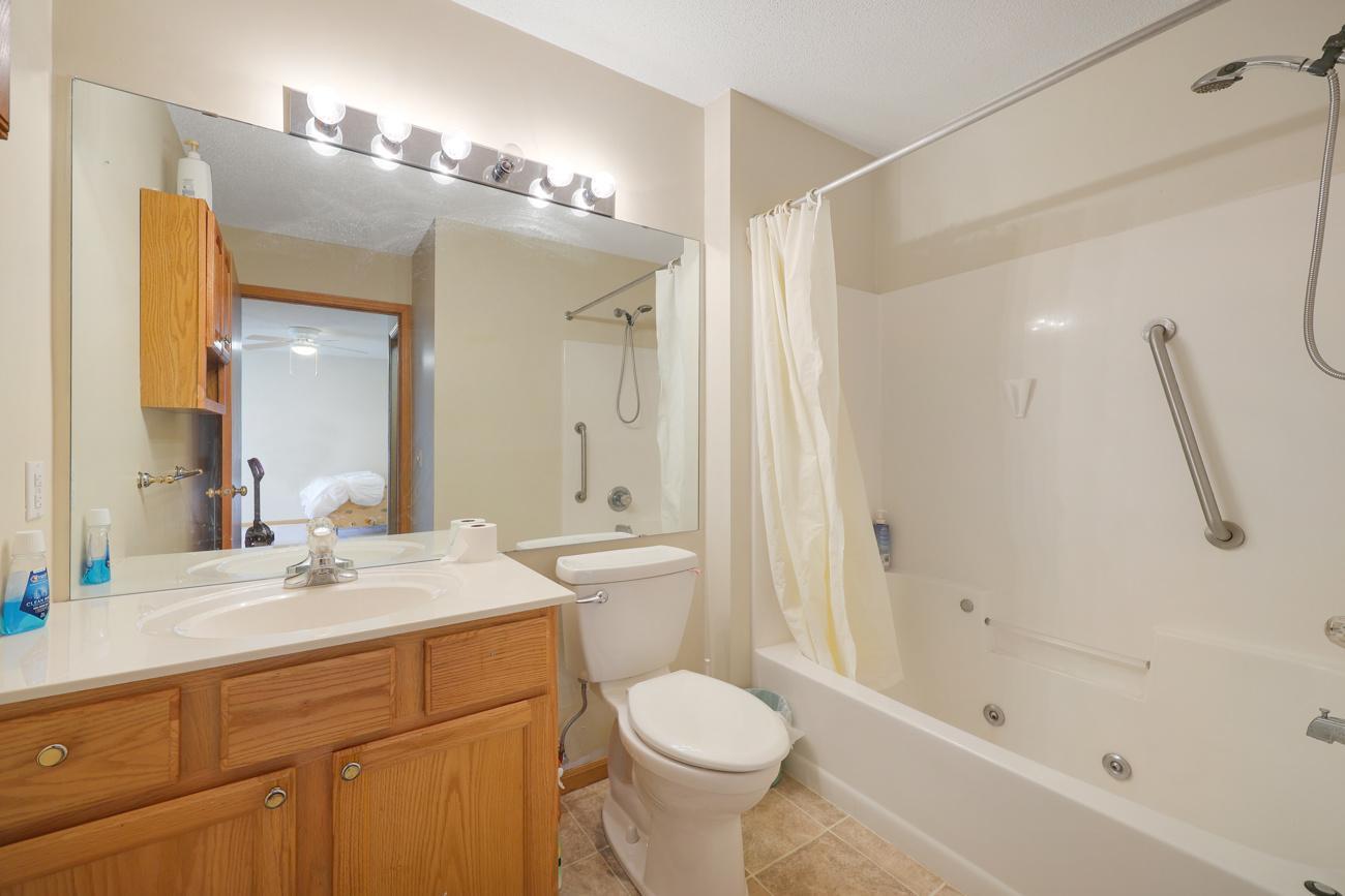 9462 Prairieview Trail N Property Photo 14