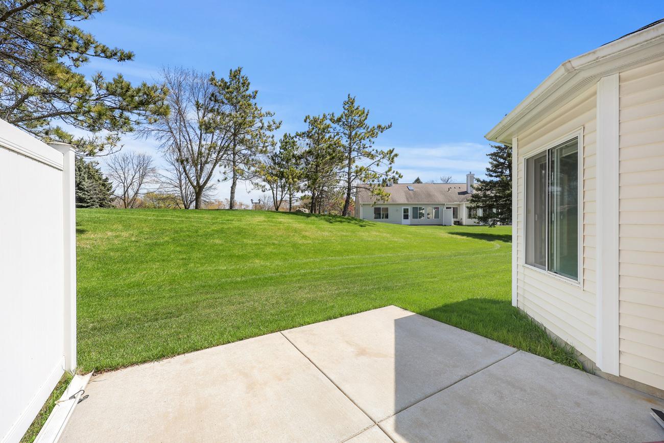 9462 Prairieview Trail N Property Photo 23