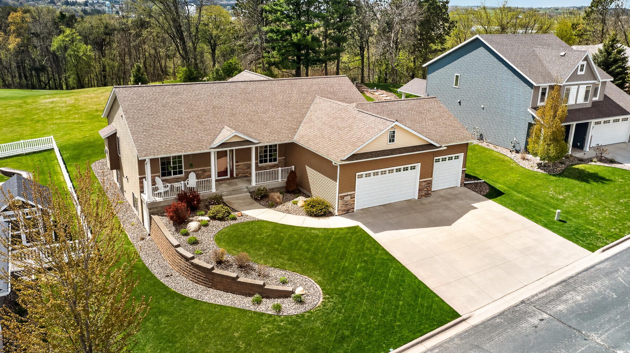 847 Golfview Avenue Property Photo 1