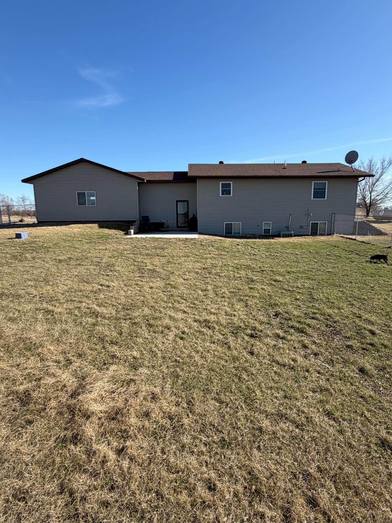 41485 429th Street Property Photo 3