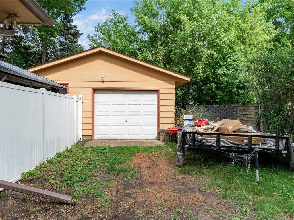 1829 Graydon Avenue Property Photo 8