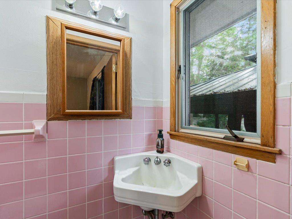 1829 Graydon Avenue Property Photo 20